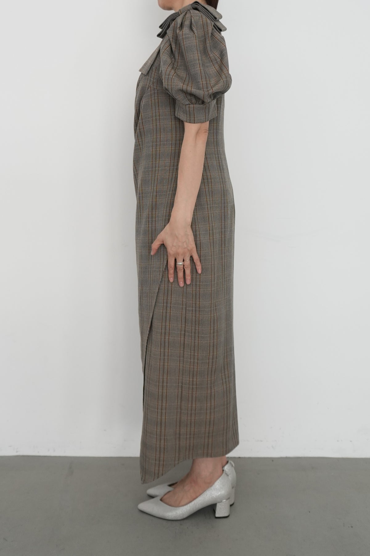 model:164cm size:L color:ベージュ