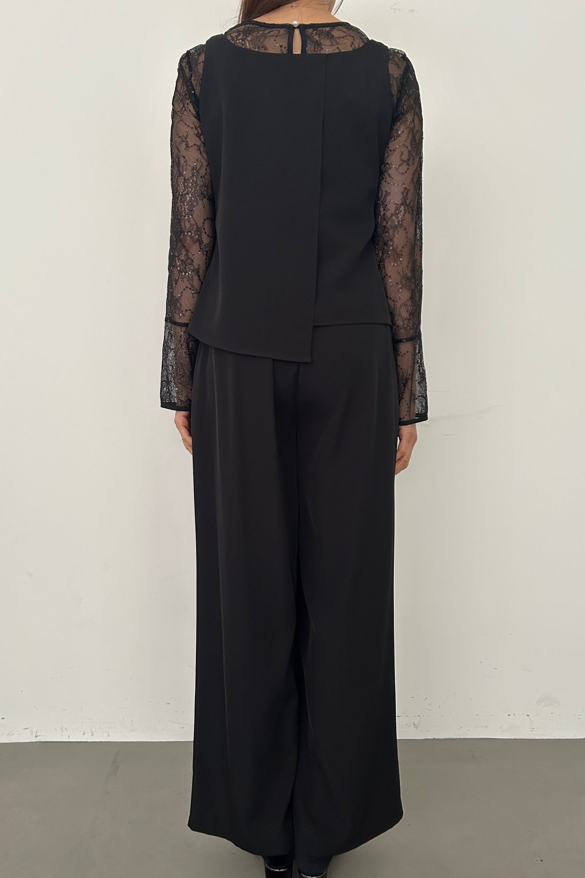 model:164cm size:S color:ブラック