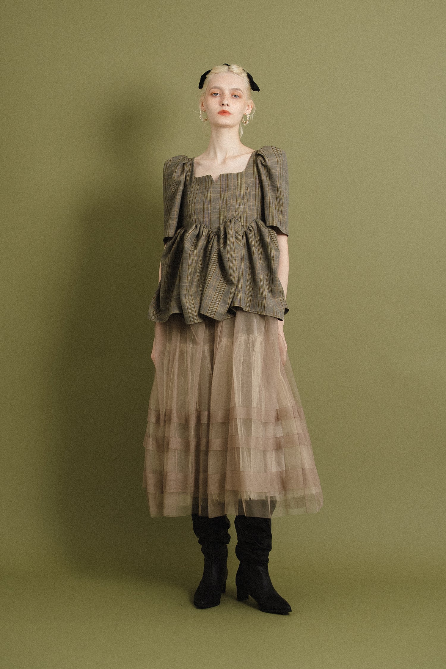 model:174cm size:モデルサイズ color:ベージュ