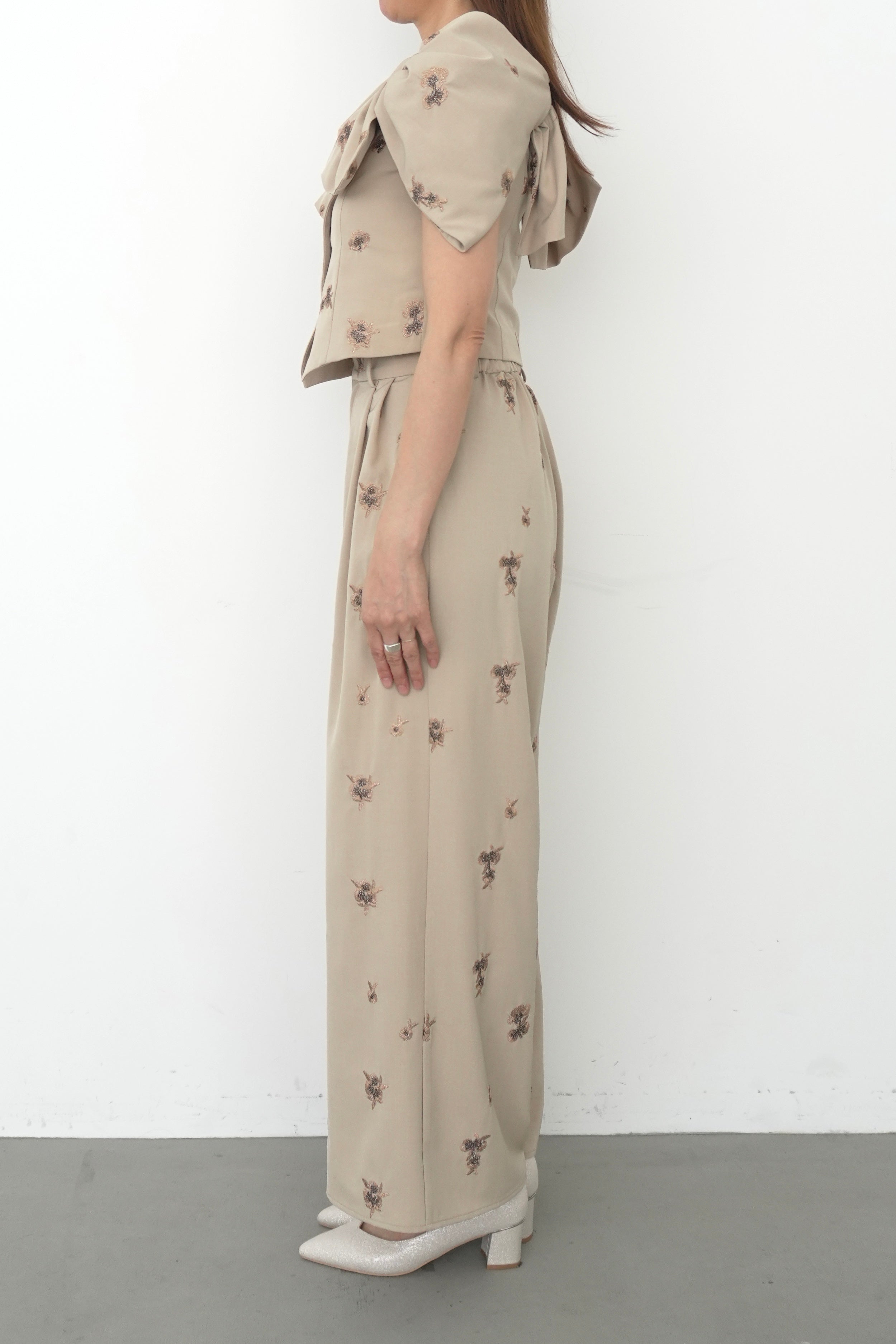 model:164cm size:S color:ベージュ