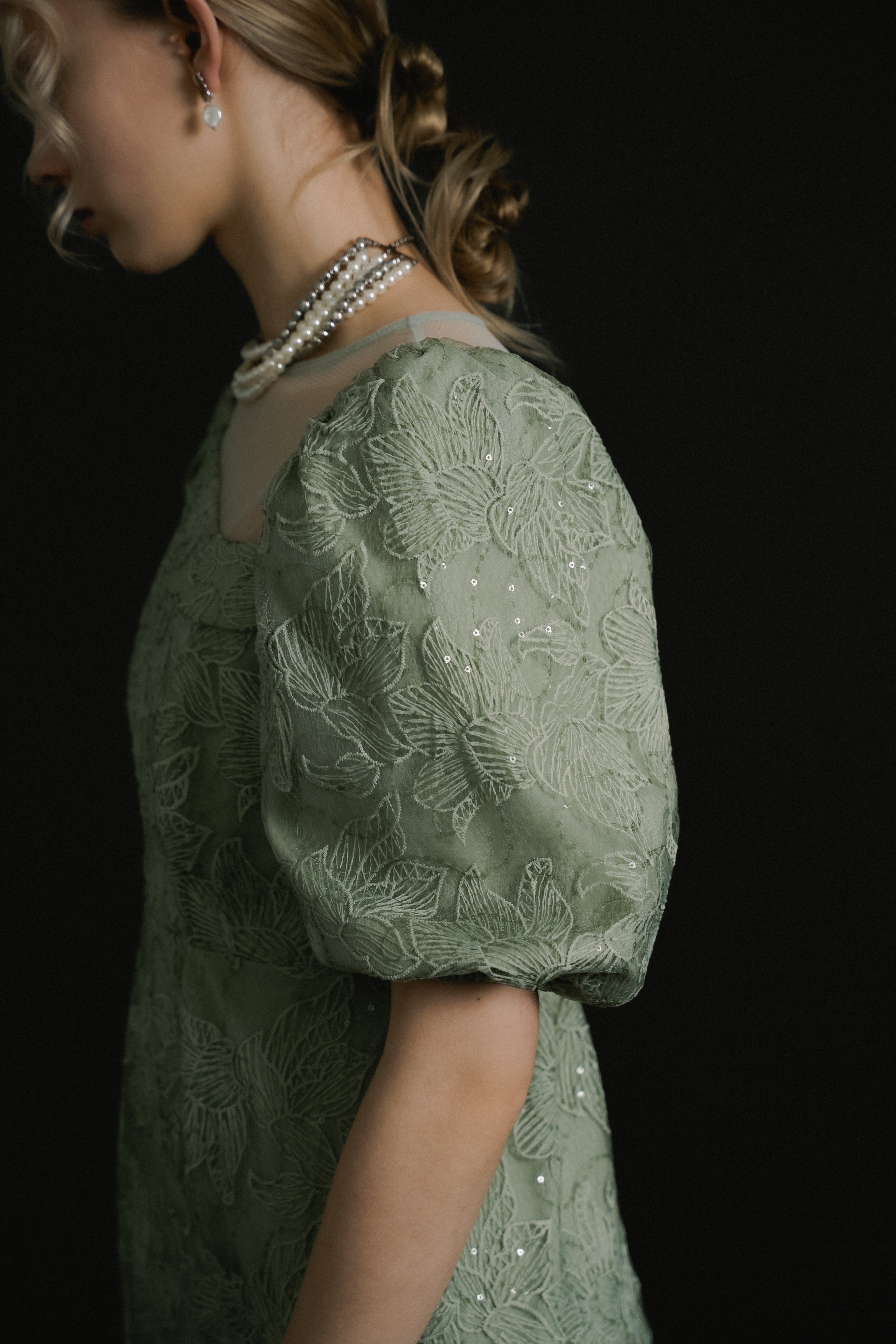 1058 Luce lace dress