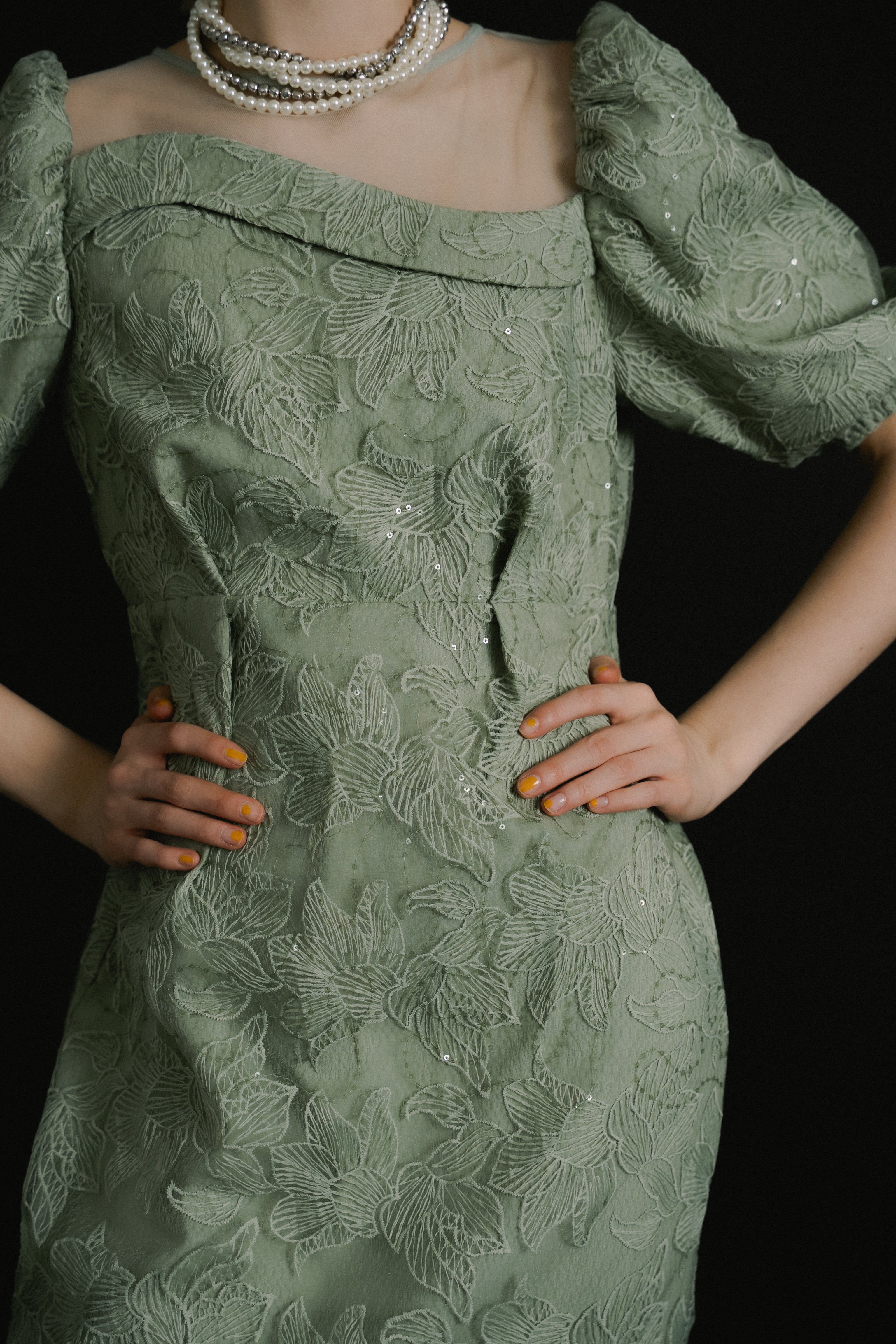 1058 Luce lace dress