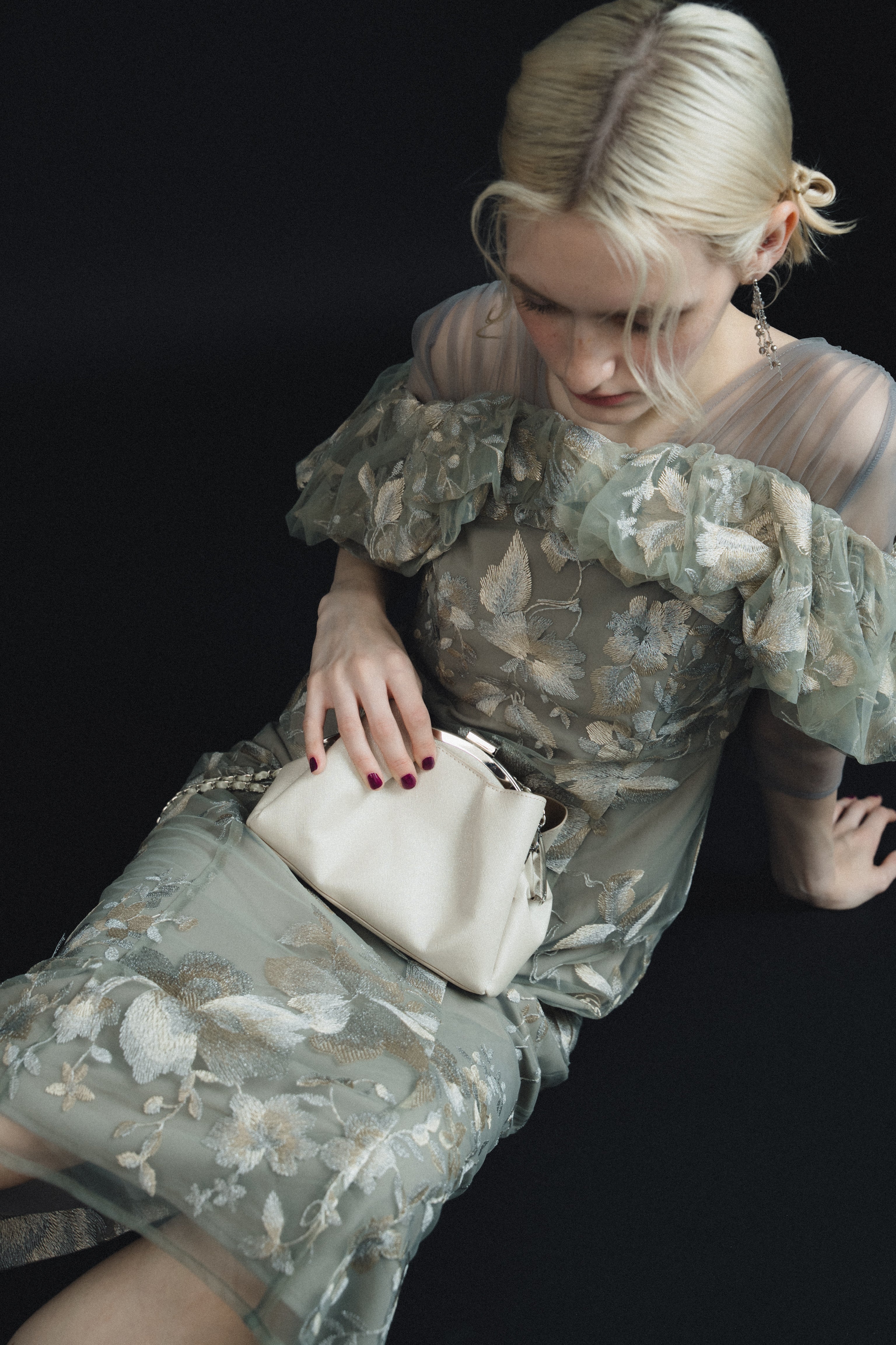 1053 Drape Bag