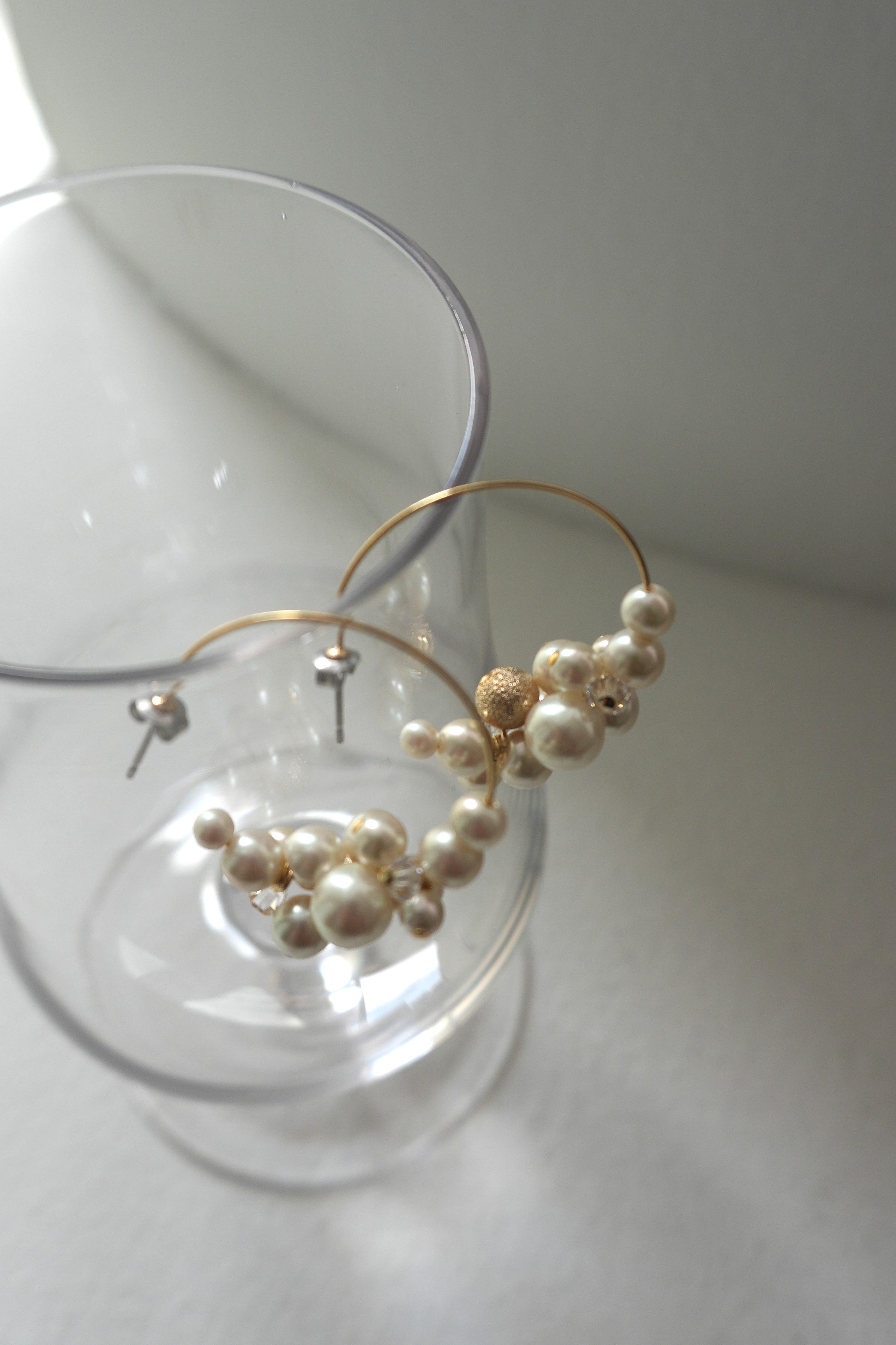 1073 Pearl cluster hoop pias
