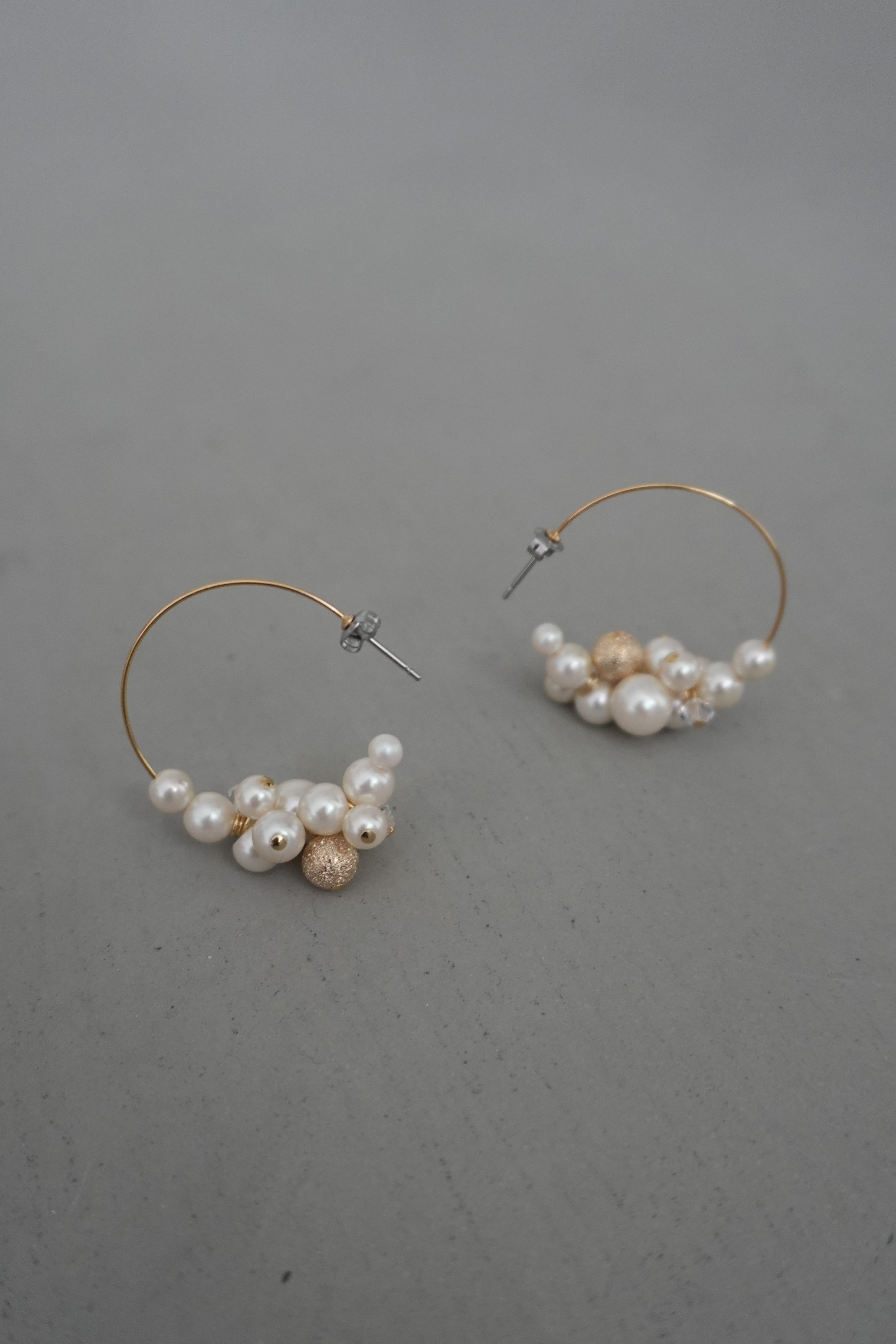 1073 Pearl cluster hoop pias