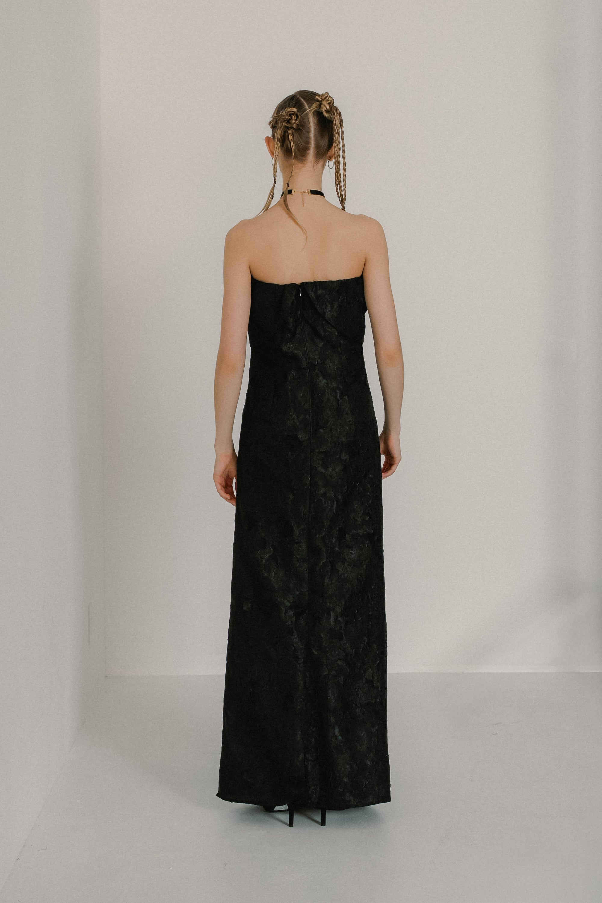 1069 Sculpture dress
