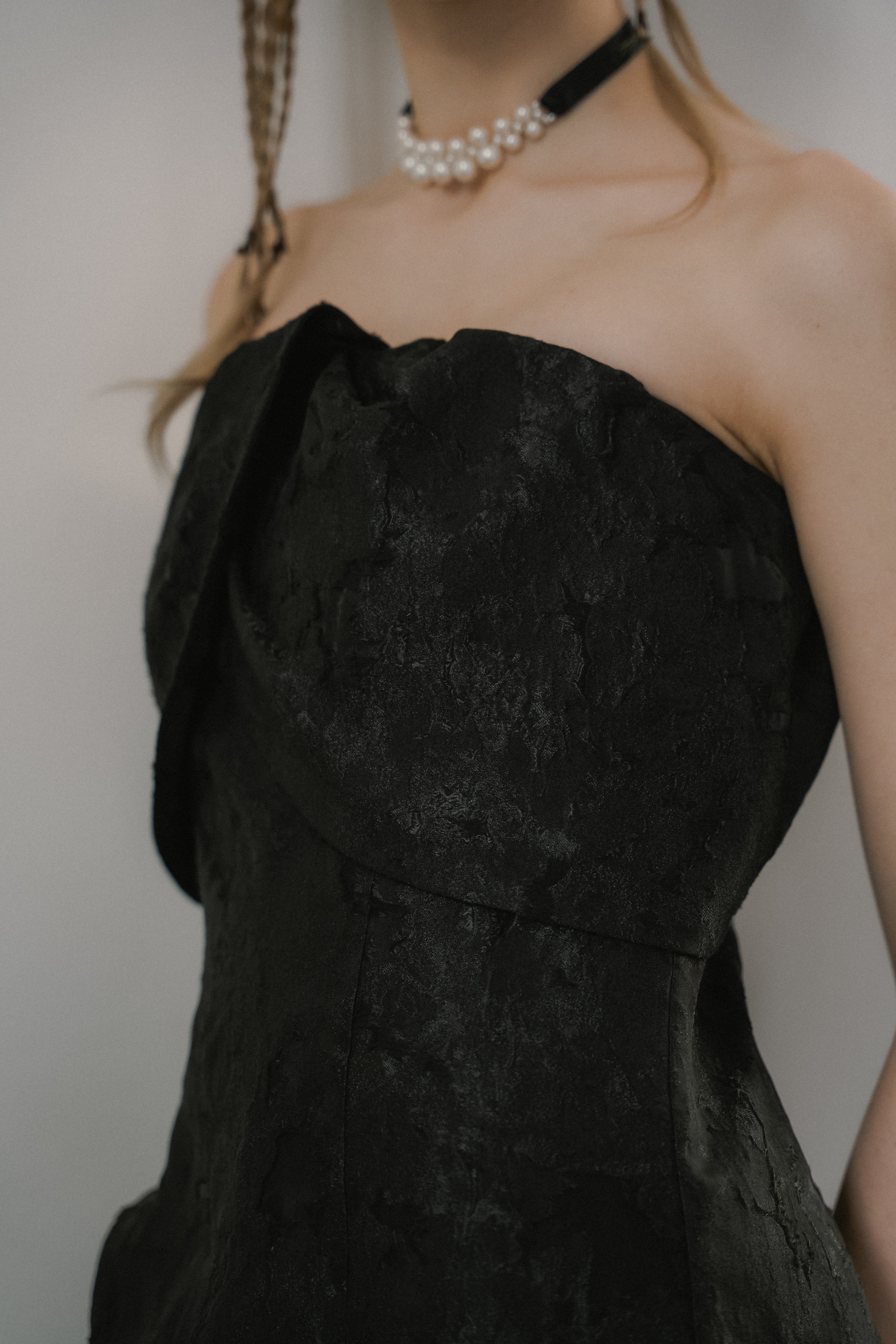1069 Sculpture dress