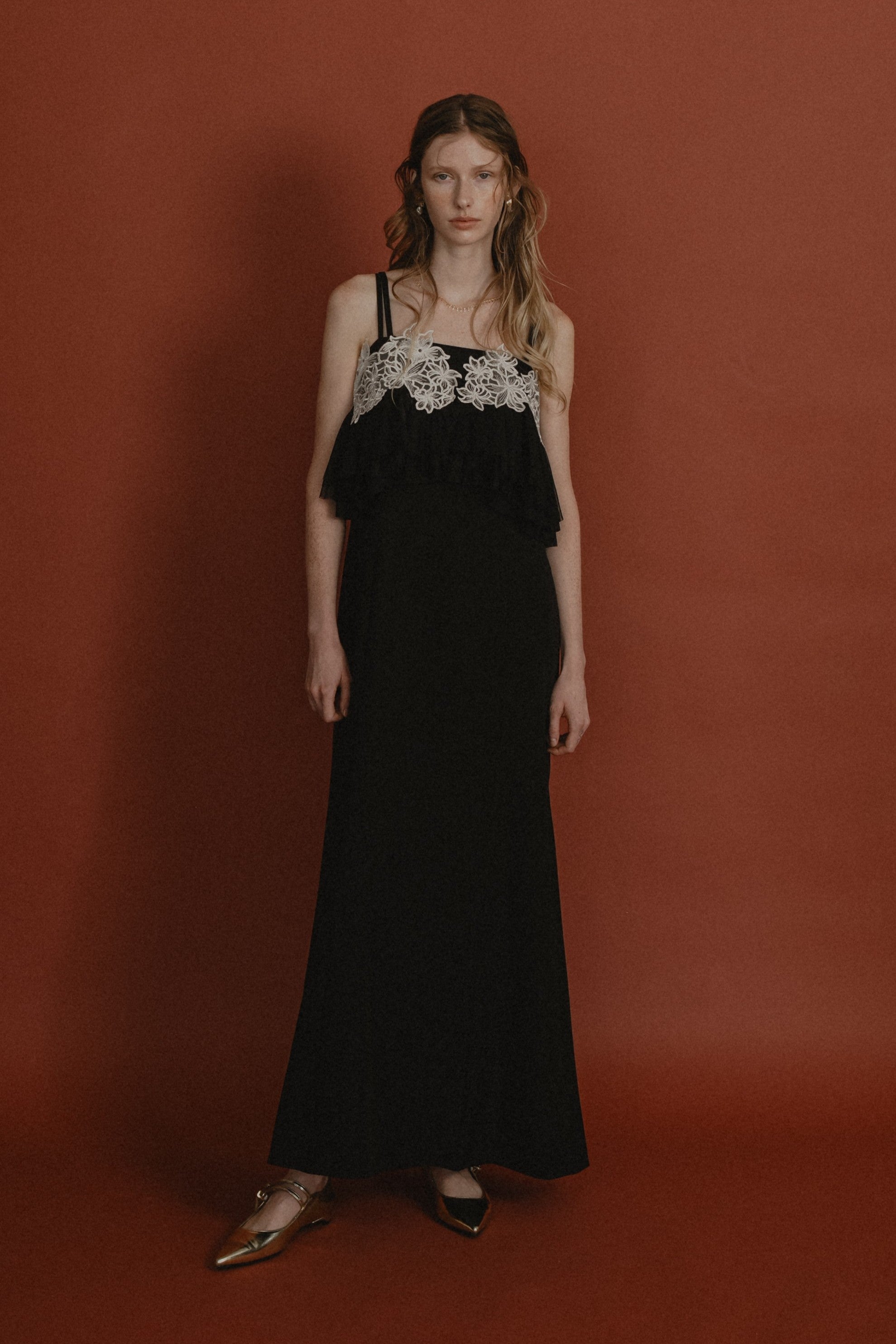 1015 Petal embroidery dress
