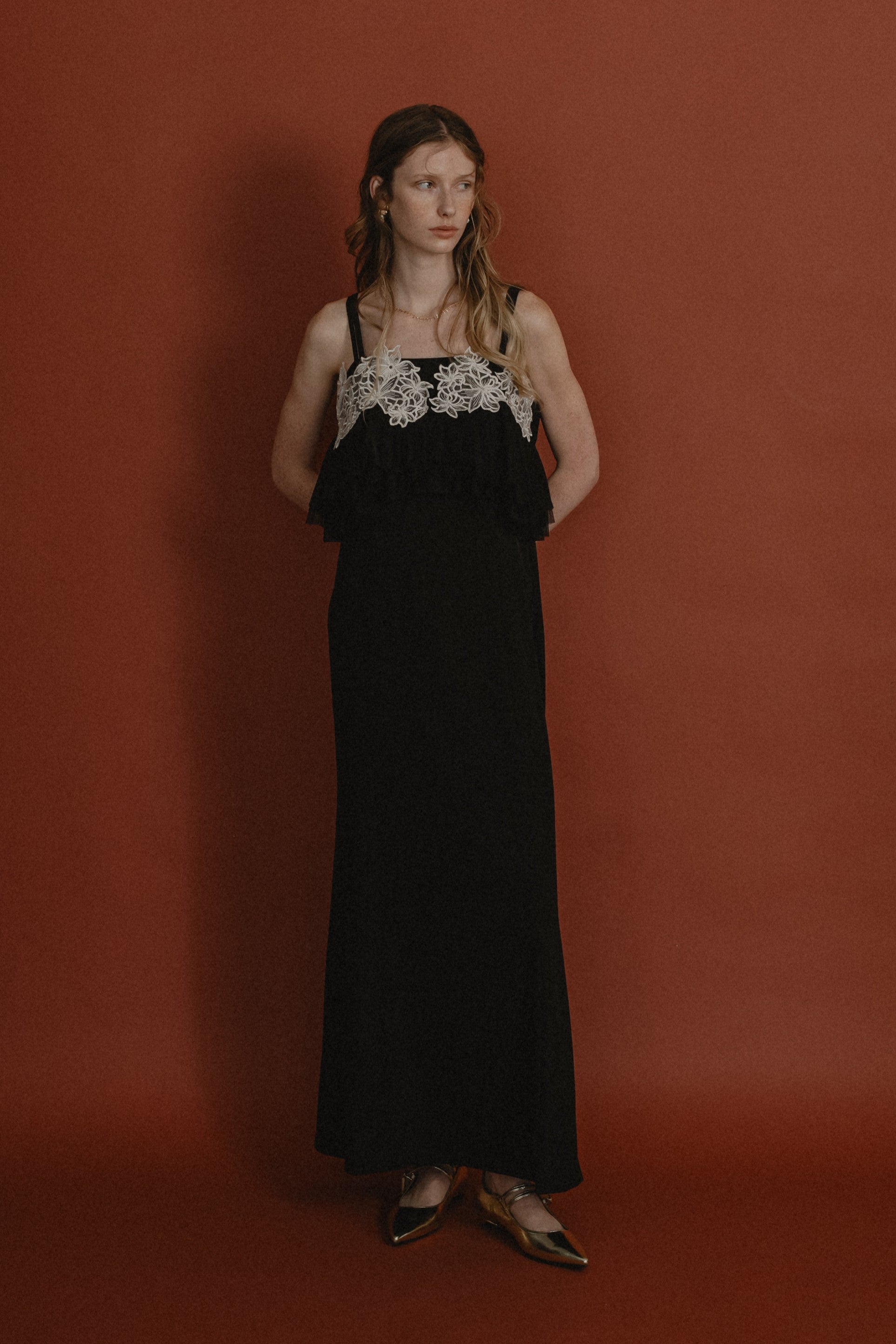 1015 Petal embroidery dress
