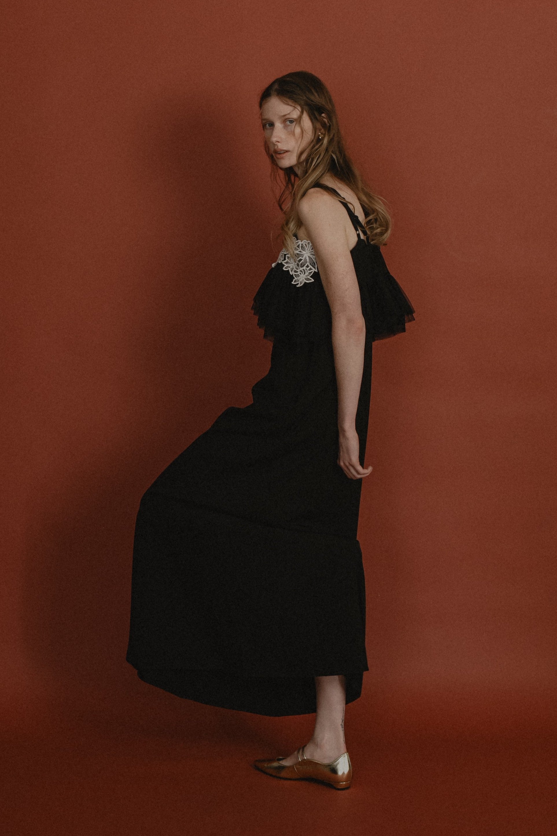 1015 Petal embroidery dress