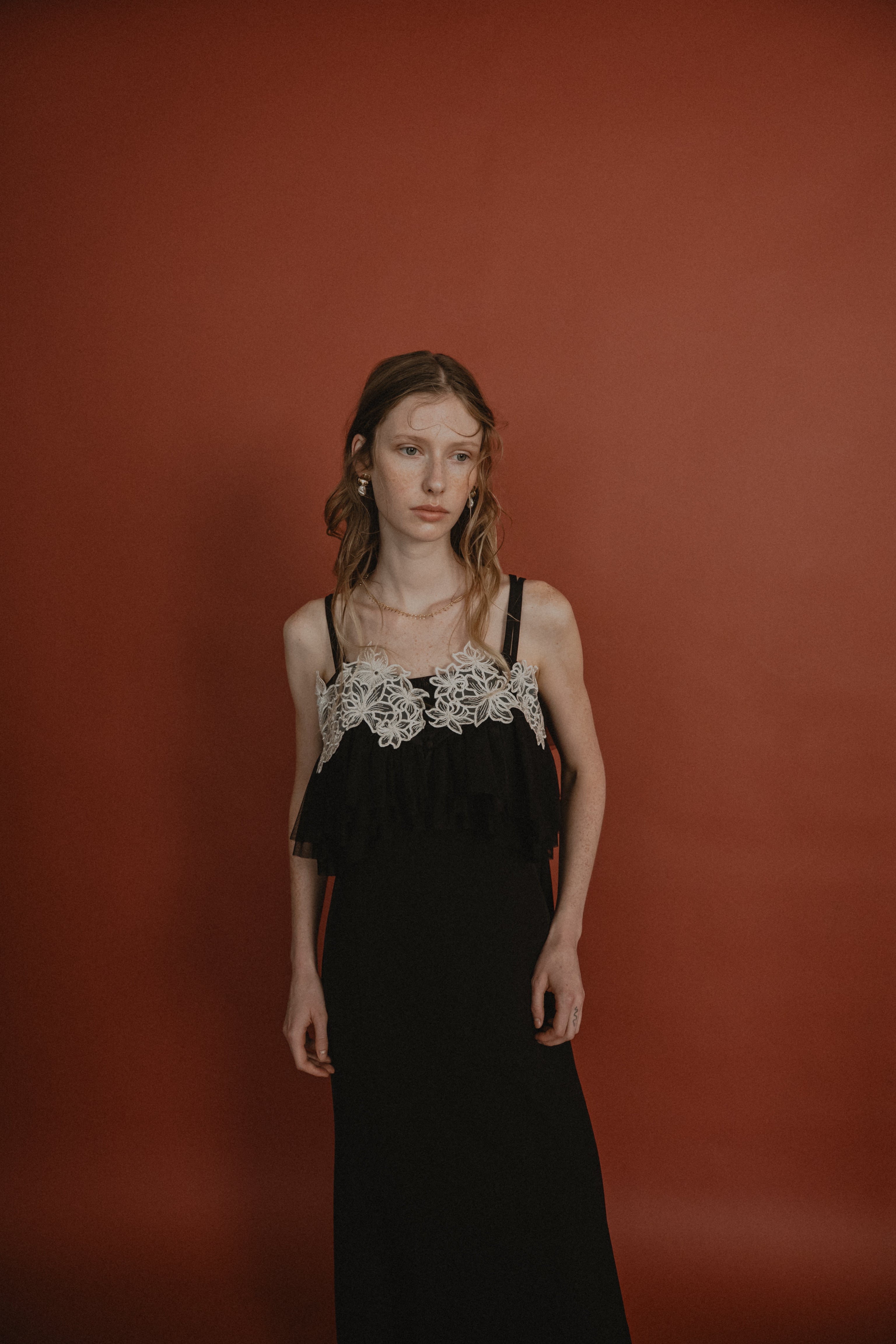 1015 Petal embroidery dress
