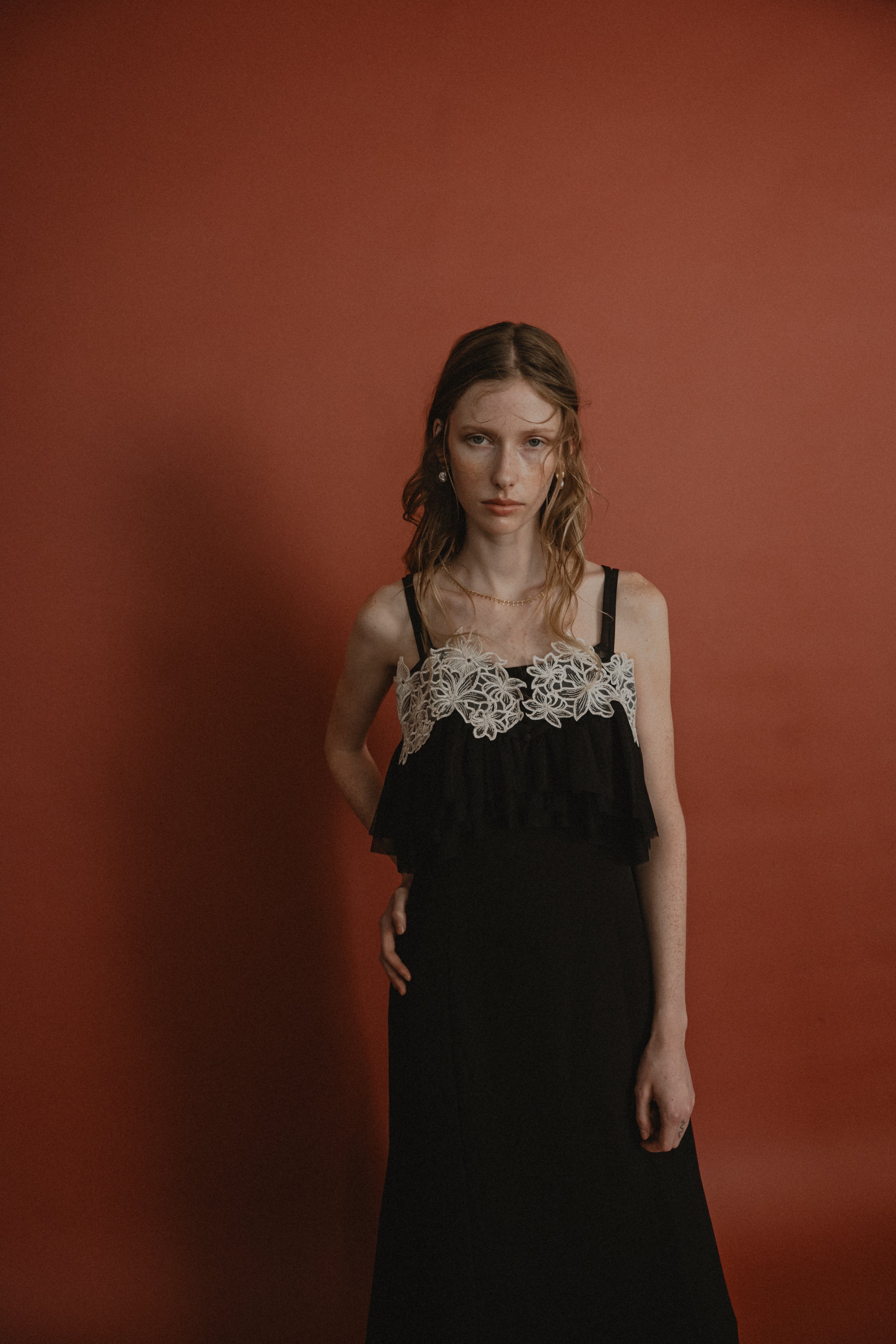 1015 Petal embroidery dress