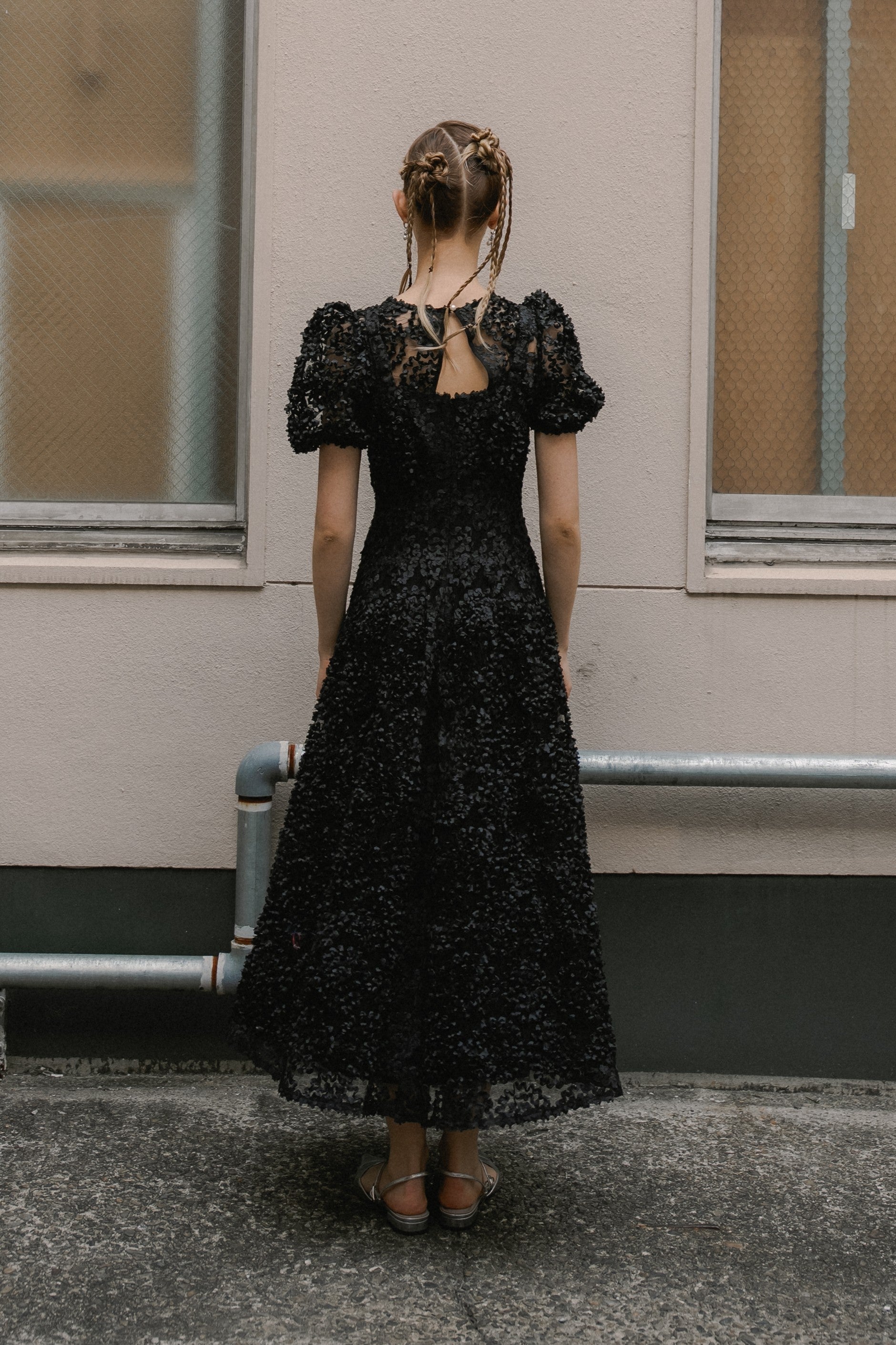et.UNiVER │1056 Bloom noir dress – et.UNiVER │ 公式オンラインストア