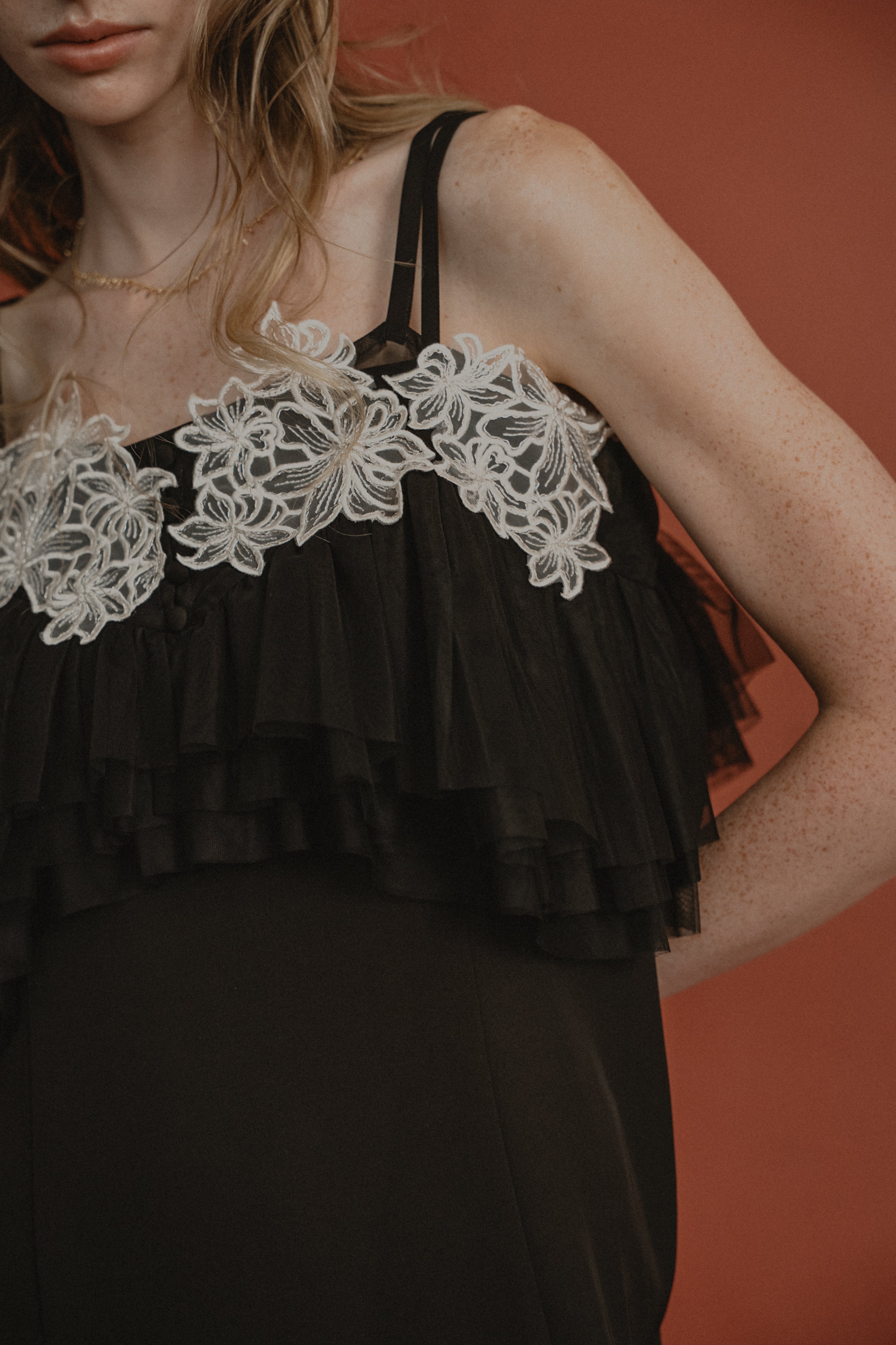 1015 Petal embroidery dress