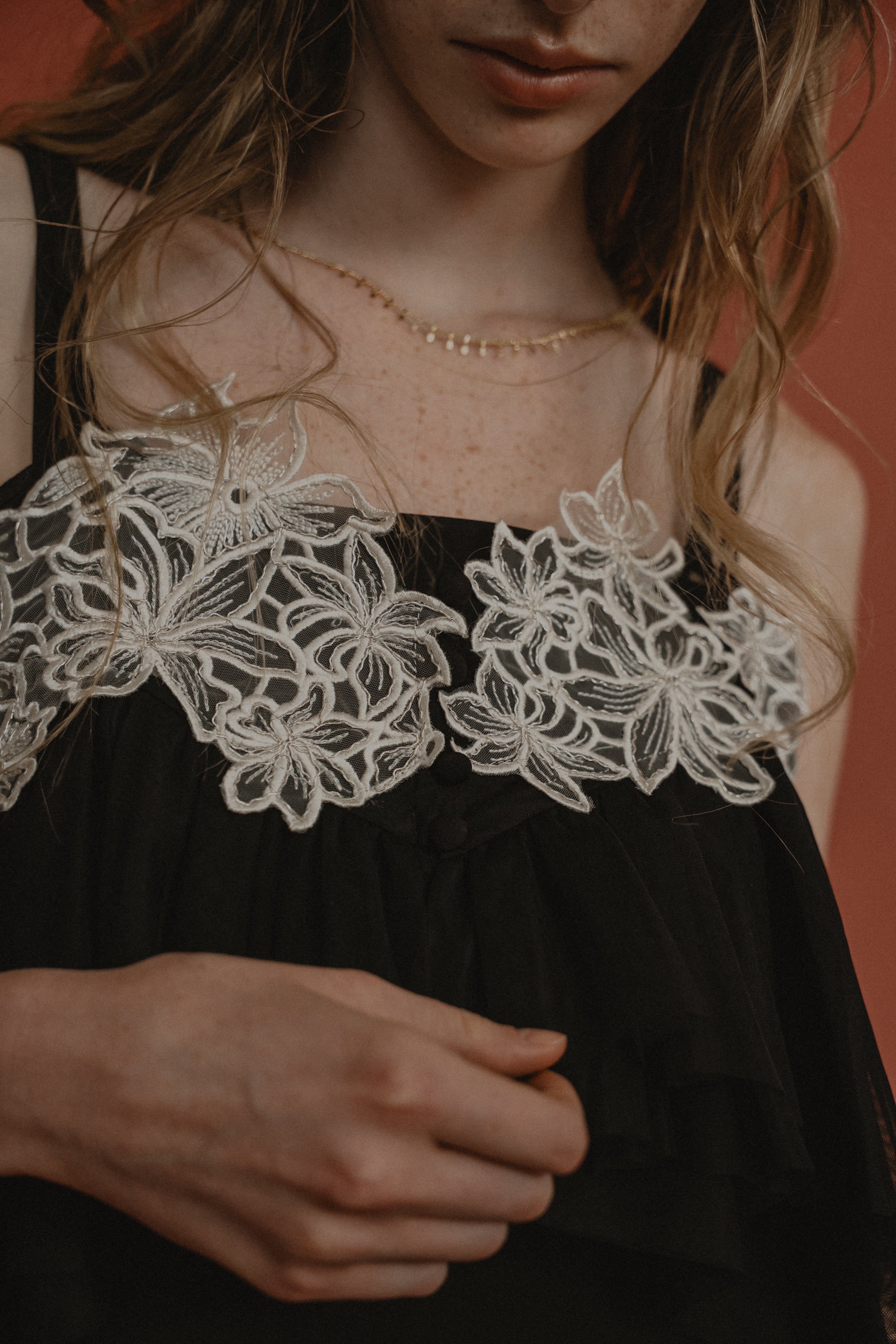 1015 Petal embroidery dress