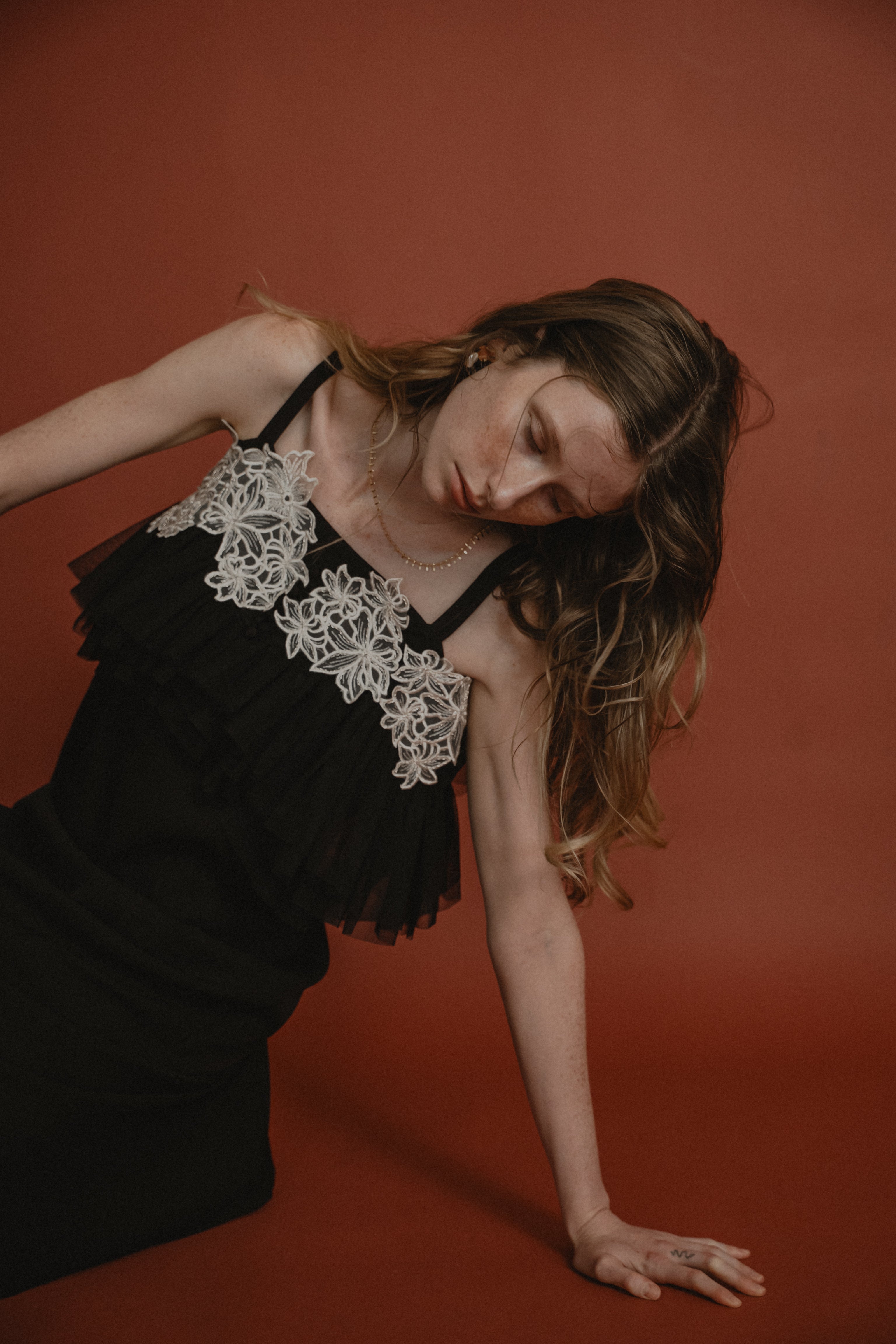 1015 Petal embroidery dress
