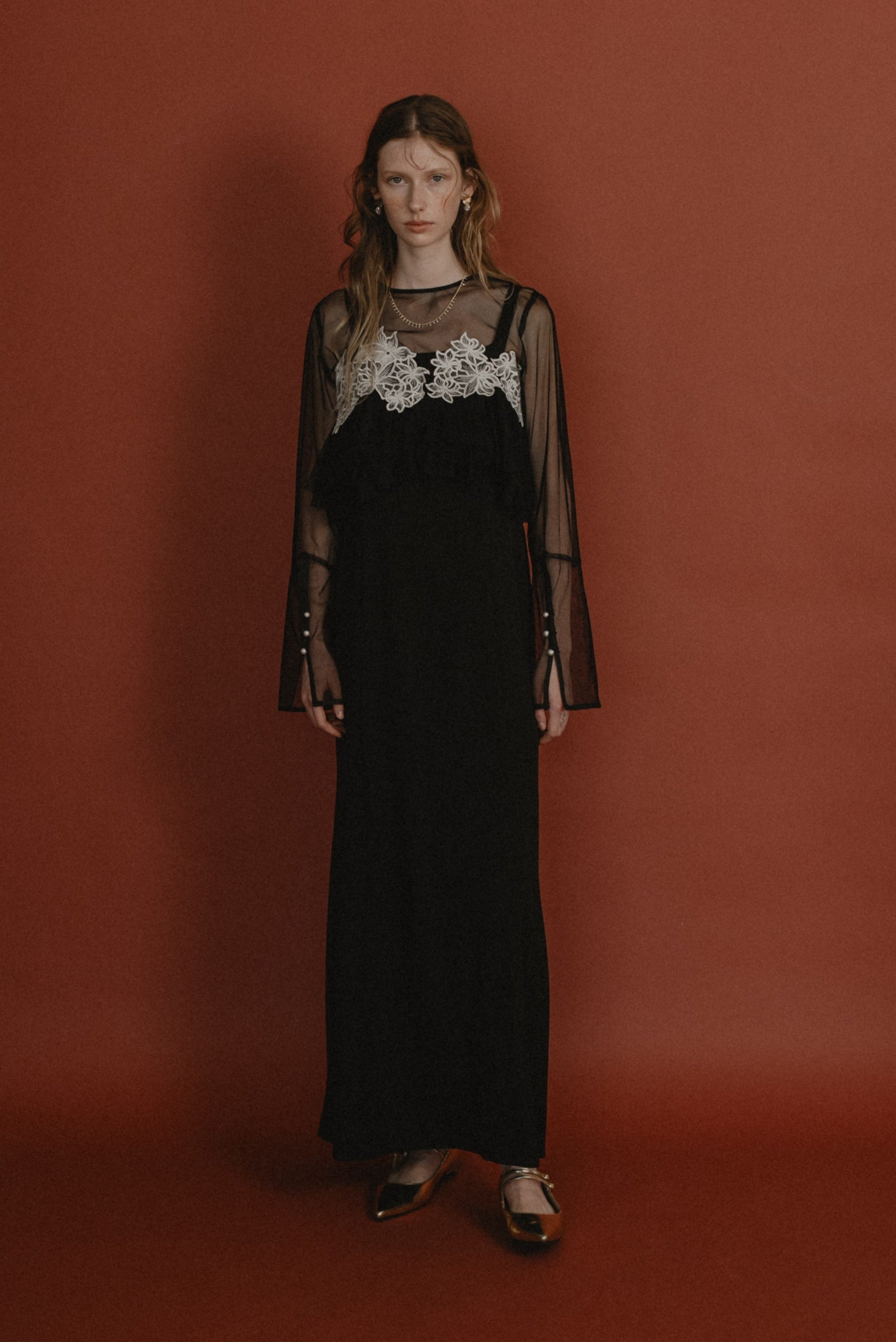 1015 Petal embroidery dress