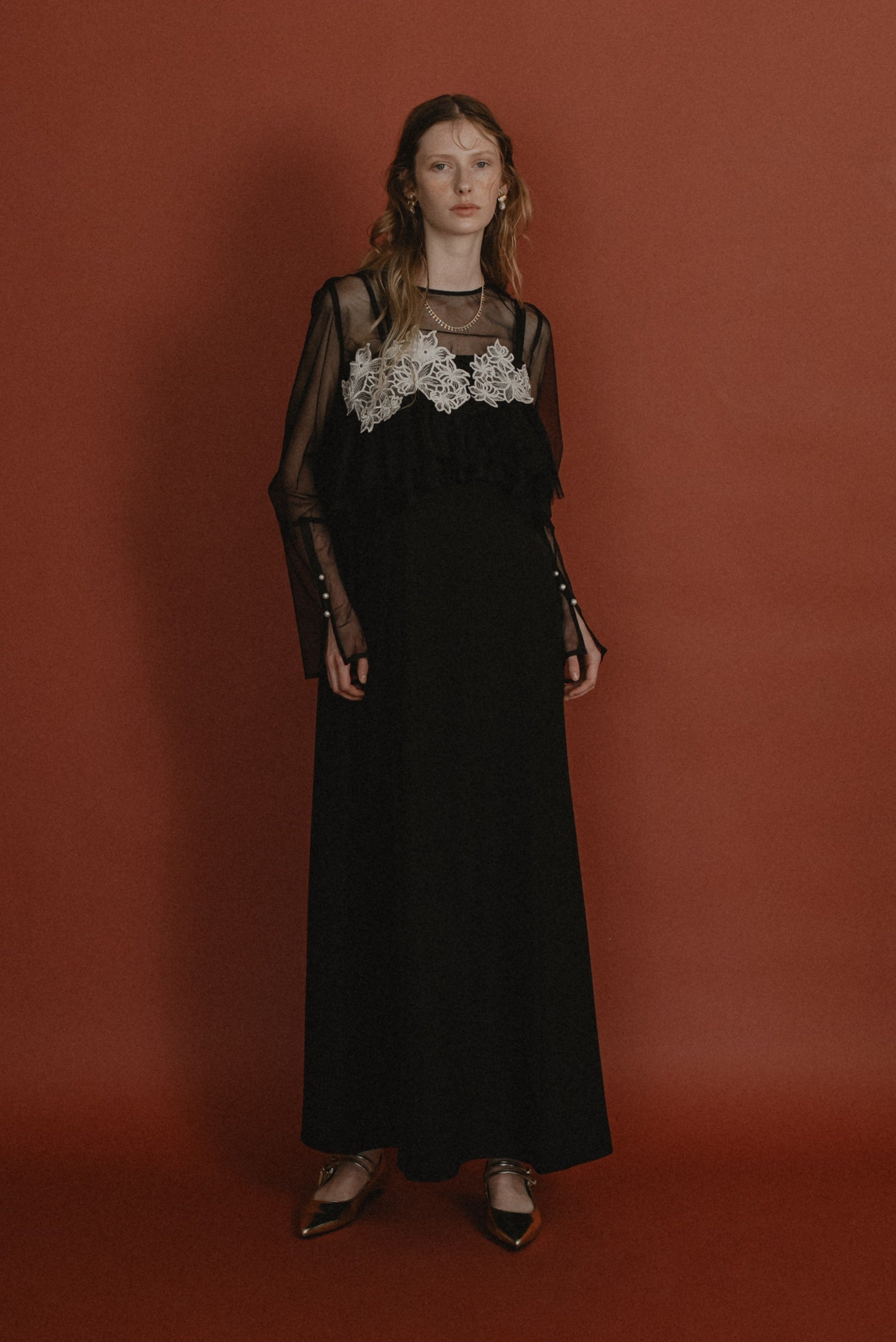 1015 Petal embroidery dress