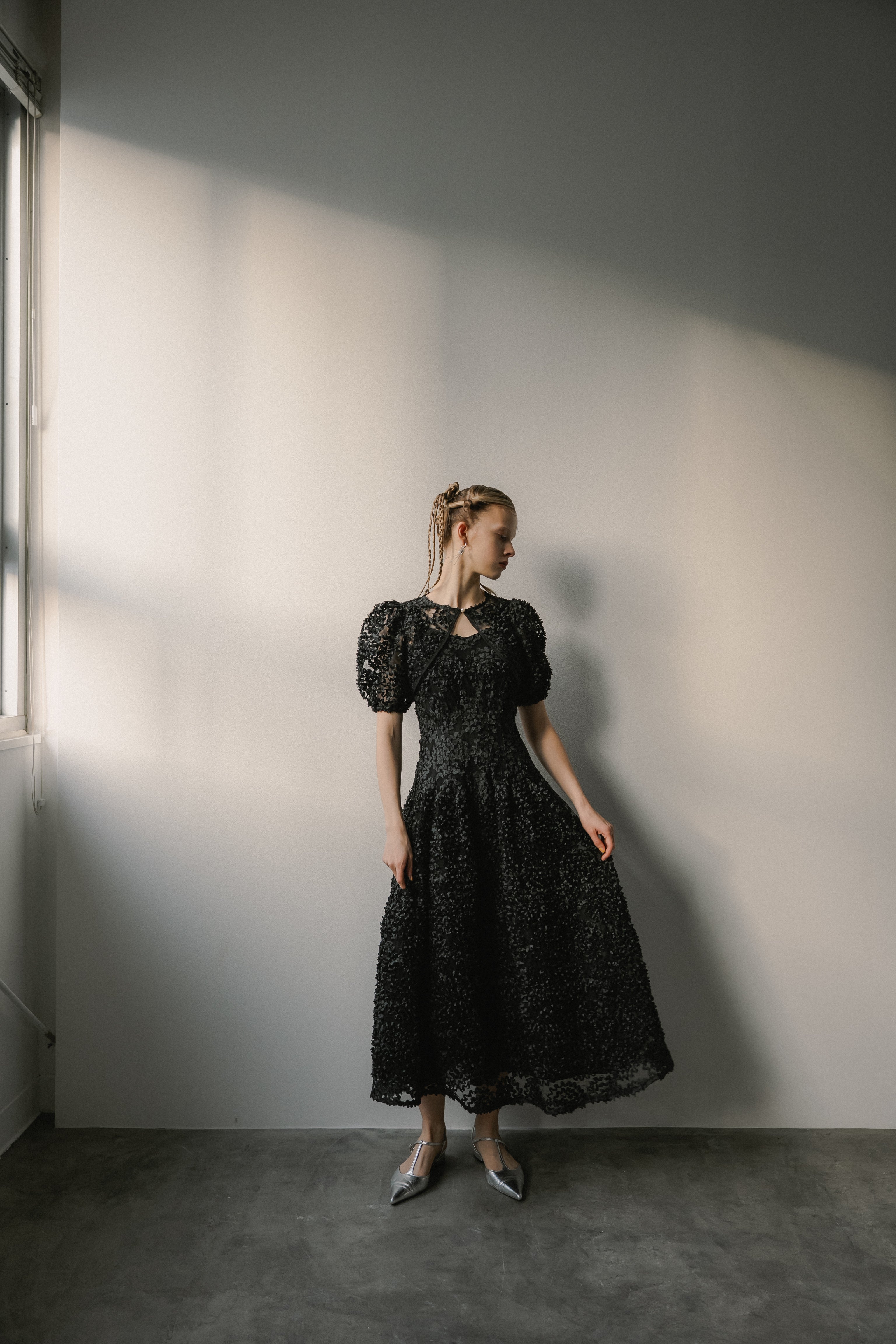 et.UNiVER │1056 Bloom noir dress – et.UNiVER │ 公式オンラインストア