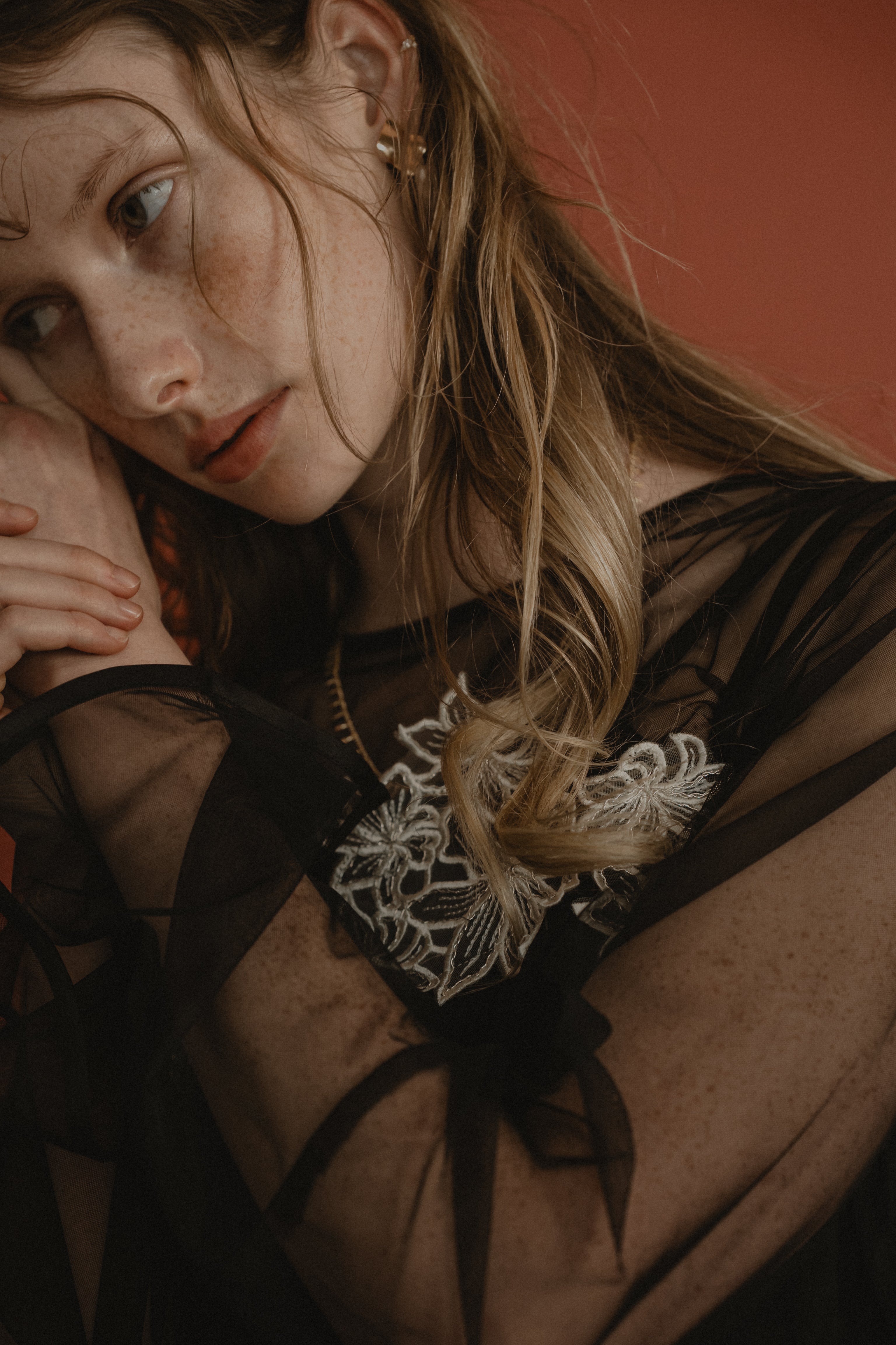 1015 Petal embroidery dress