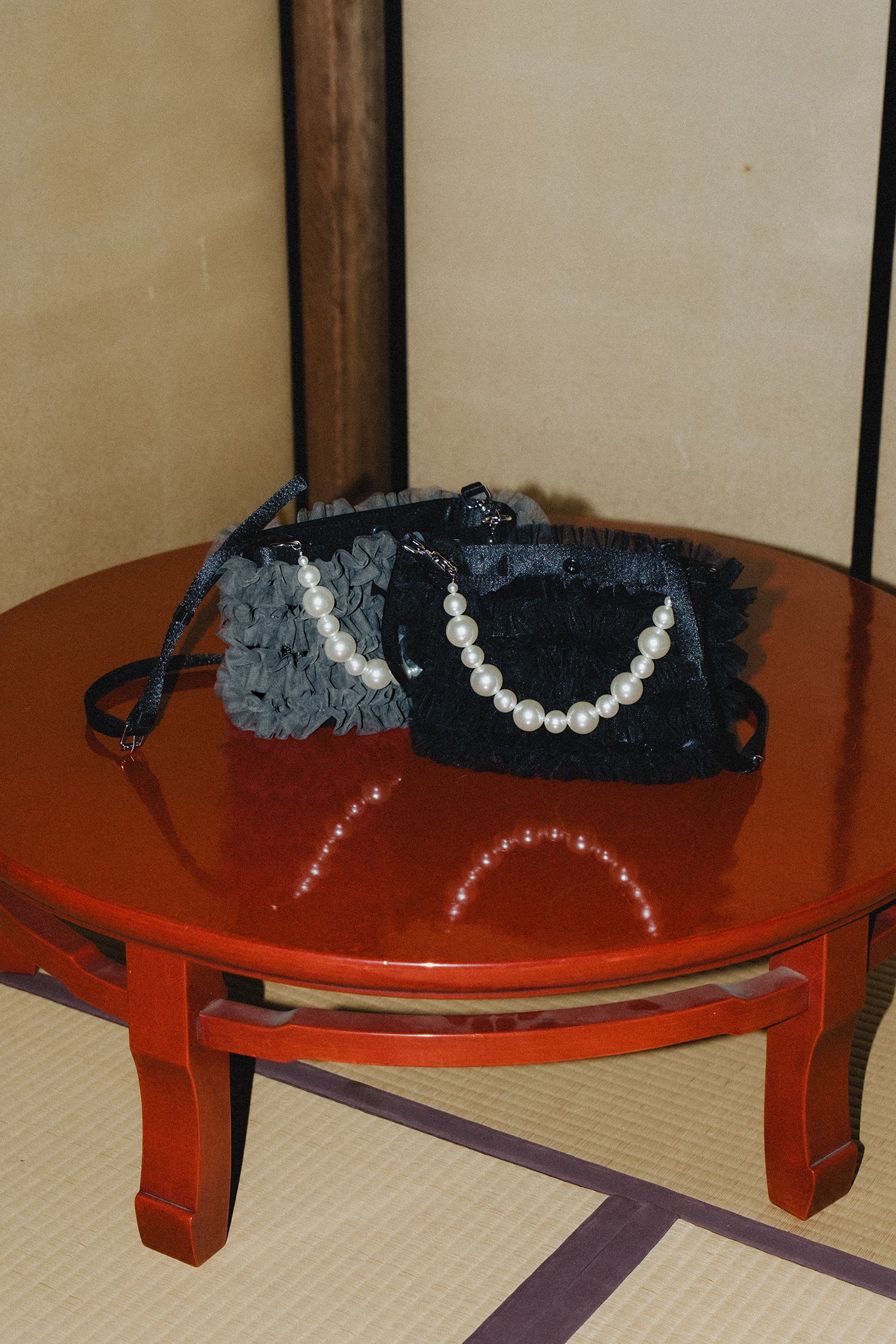 1093 Frill clutch bag