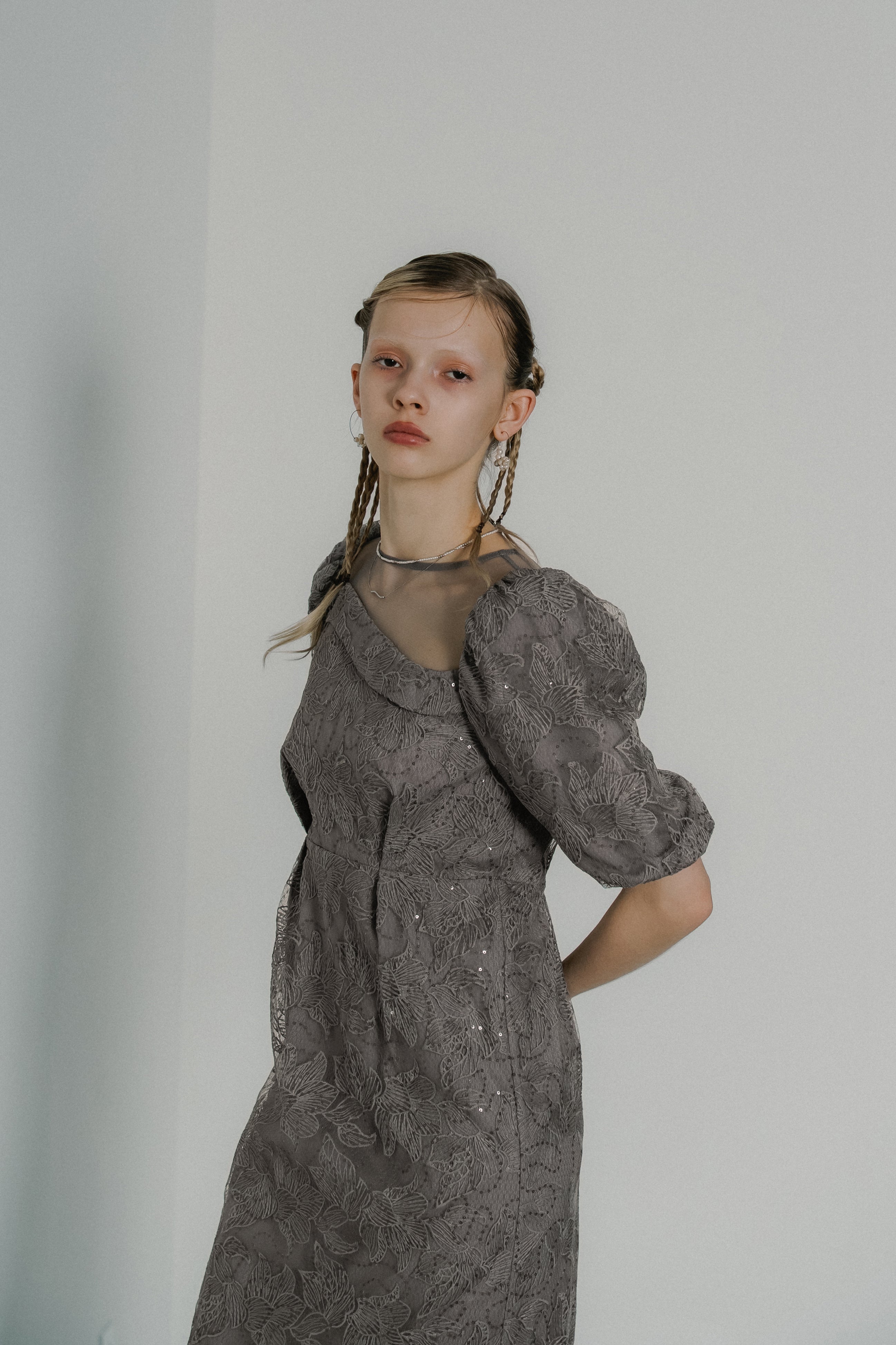 1058 Luce lace dress