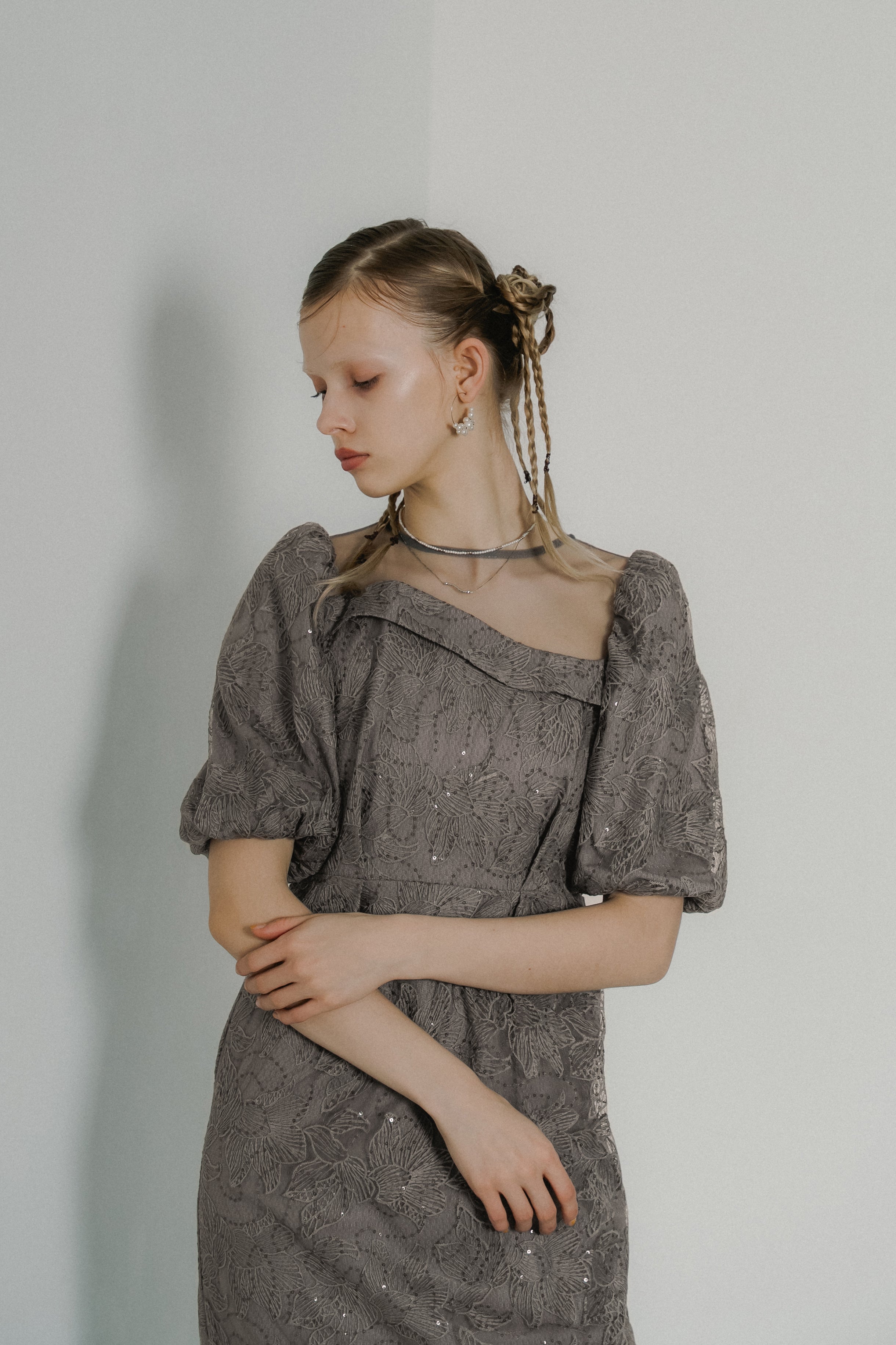 1058 Luce lace dress