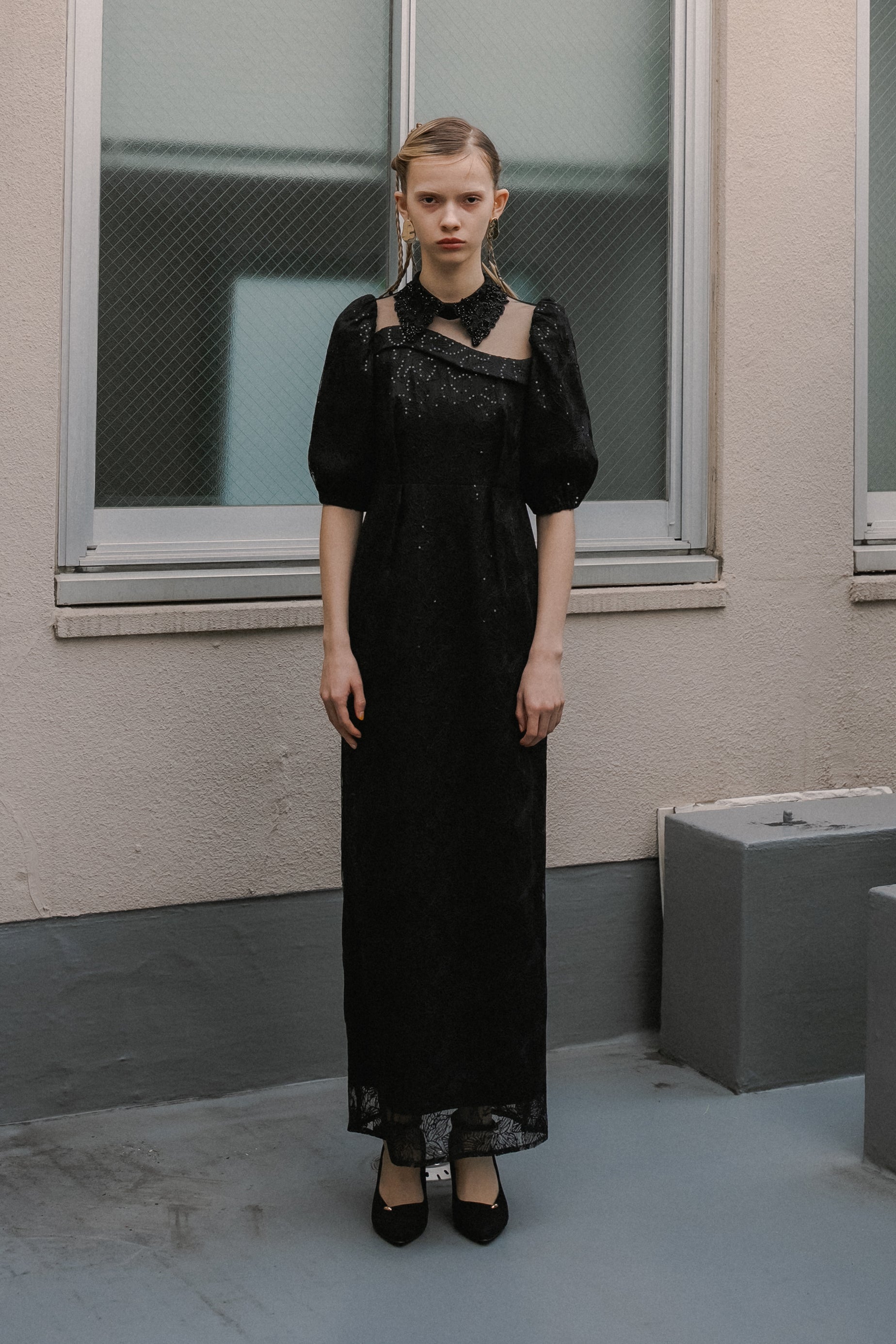 1058 Luce lace dress