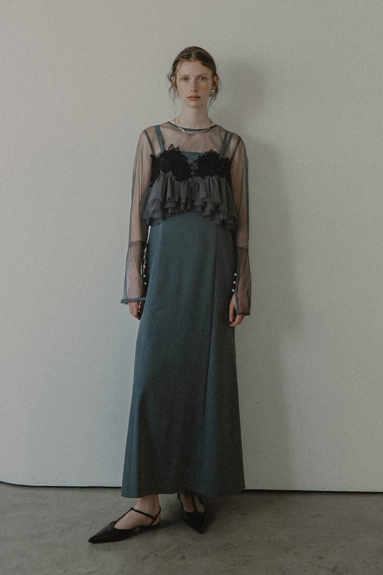 1015 Petal embroidery dress
