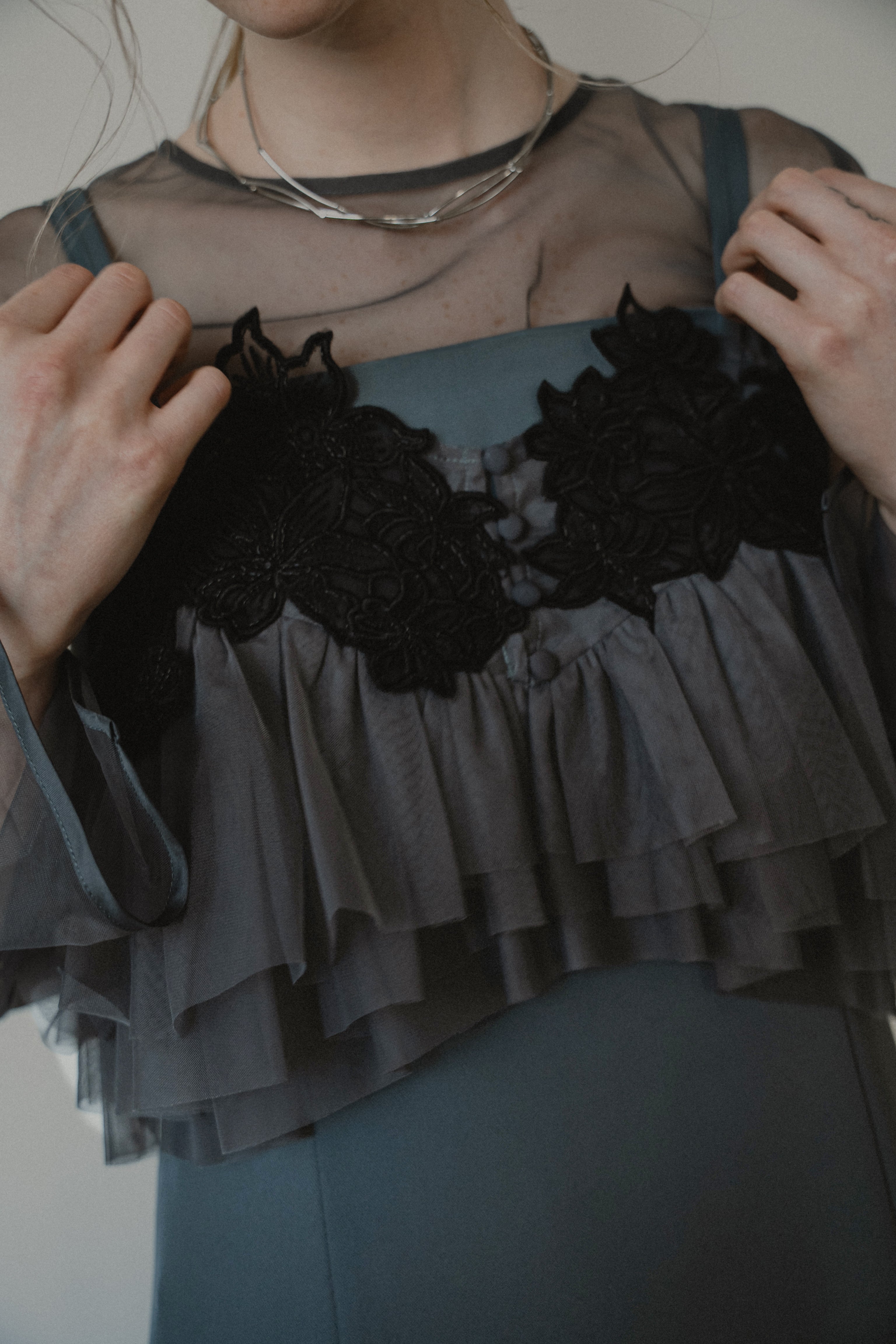 1015 Petal embroidery dress