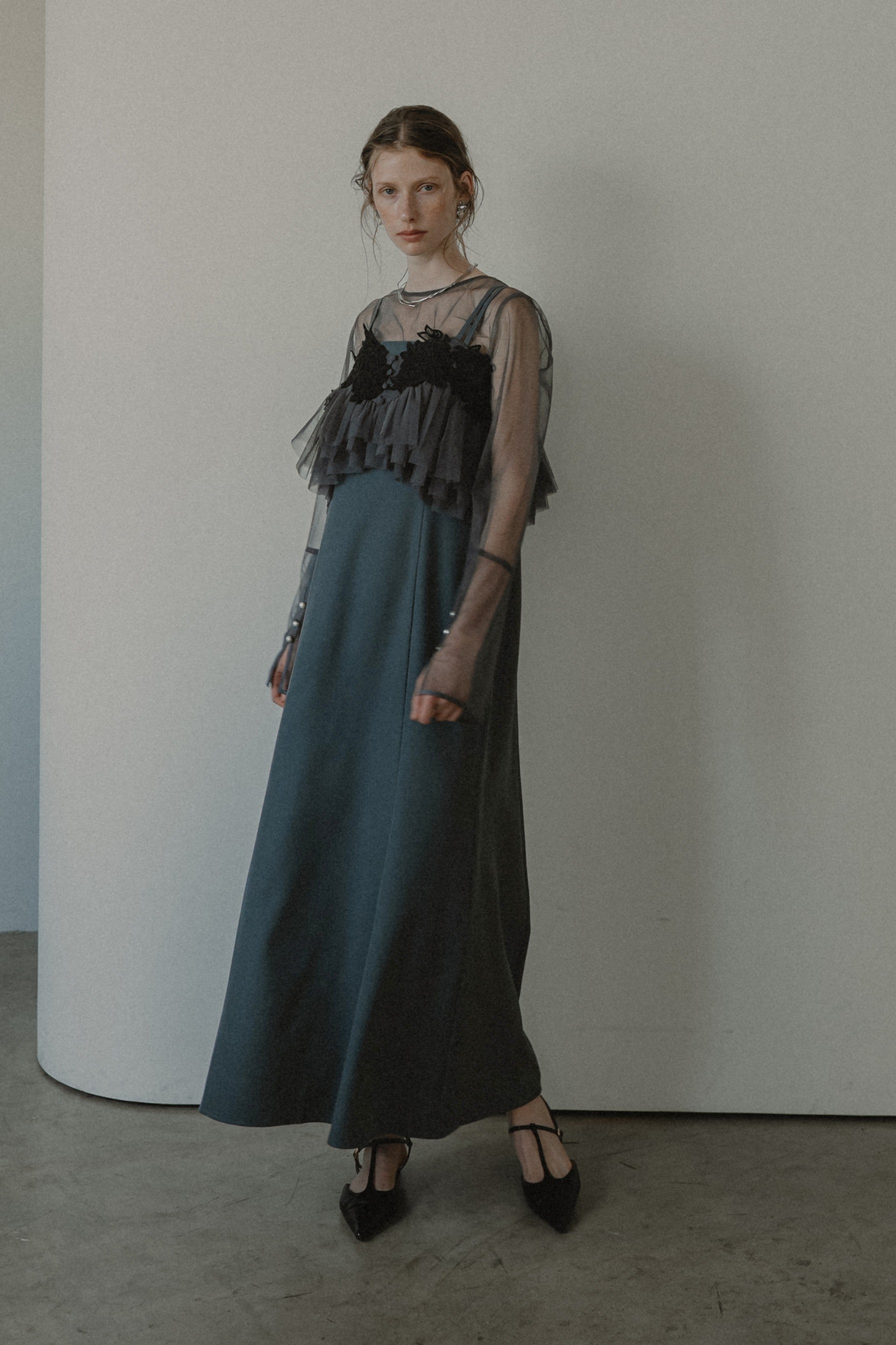 1015 Petal embroidery dress