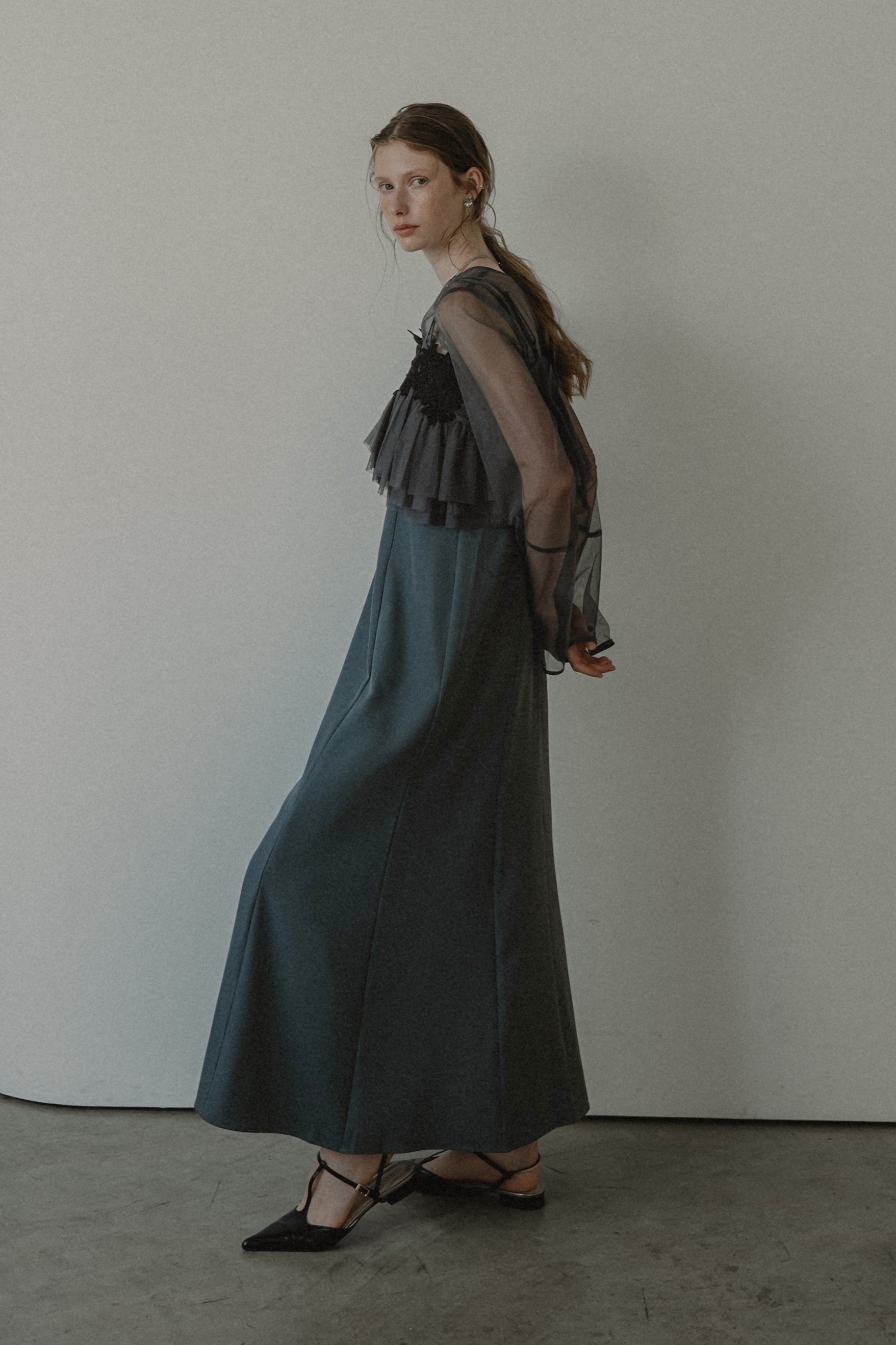 1015 Petal embroidery dress