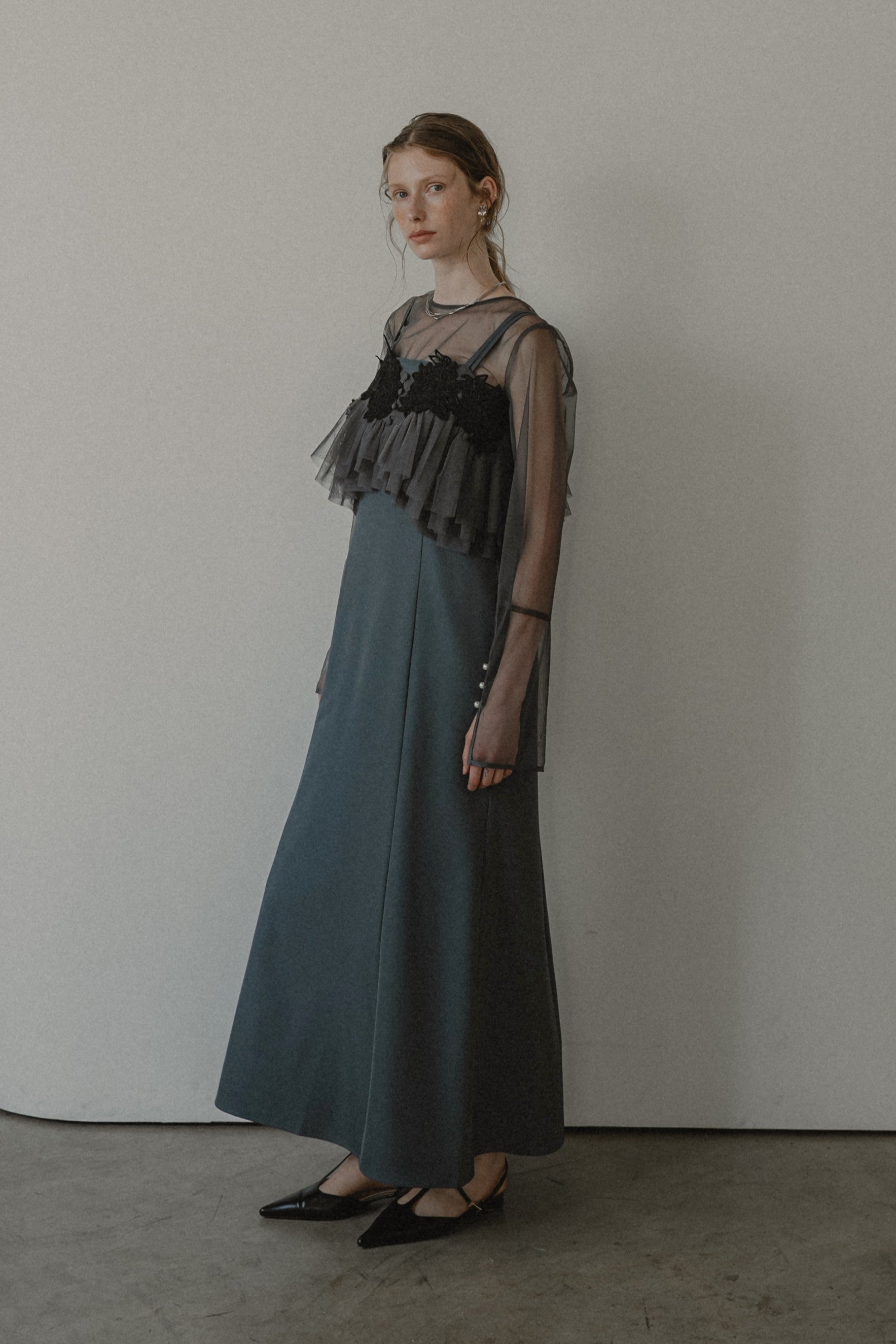 1015 Petal embroidery dress
