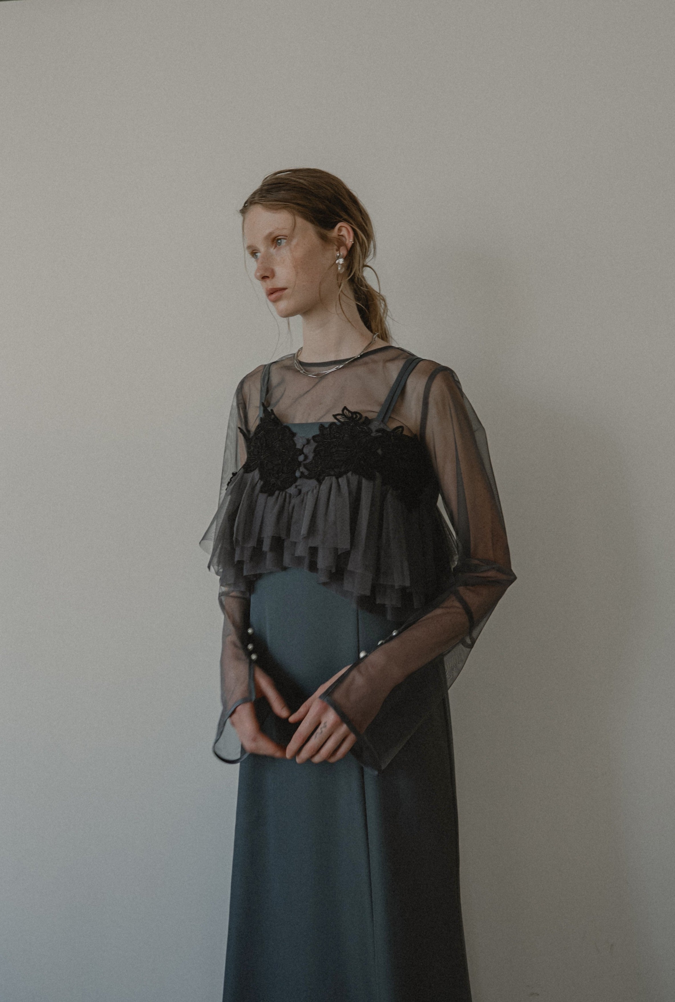 1015 Petal embroidery dress