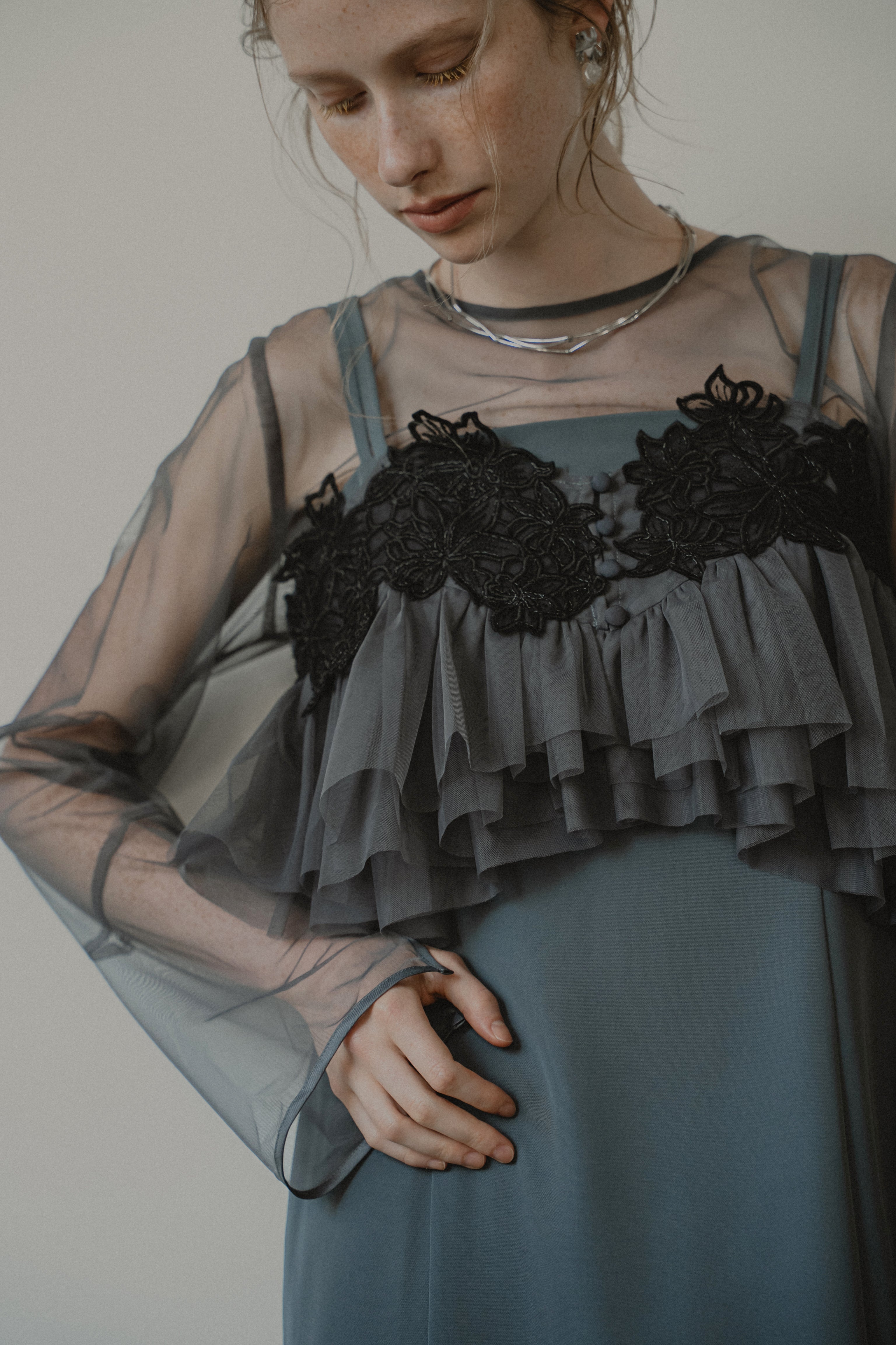 1015 Petal embroidery dress