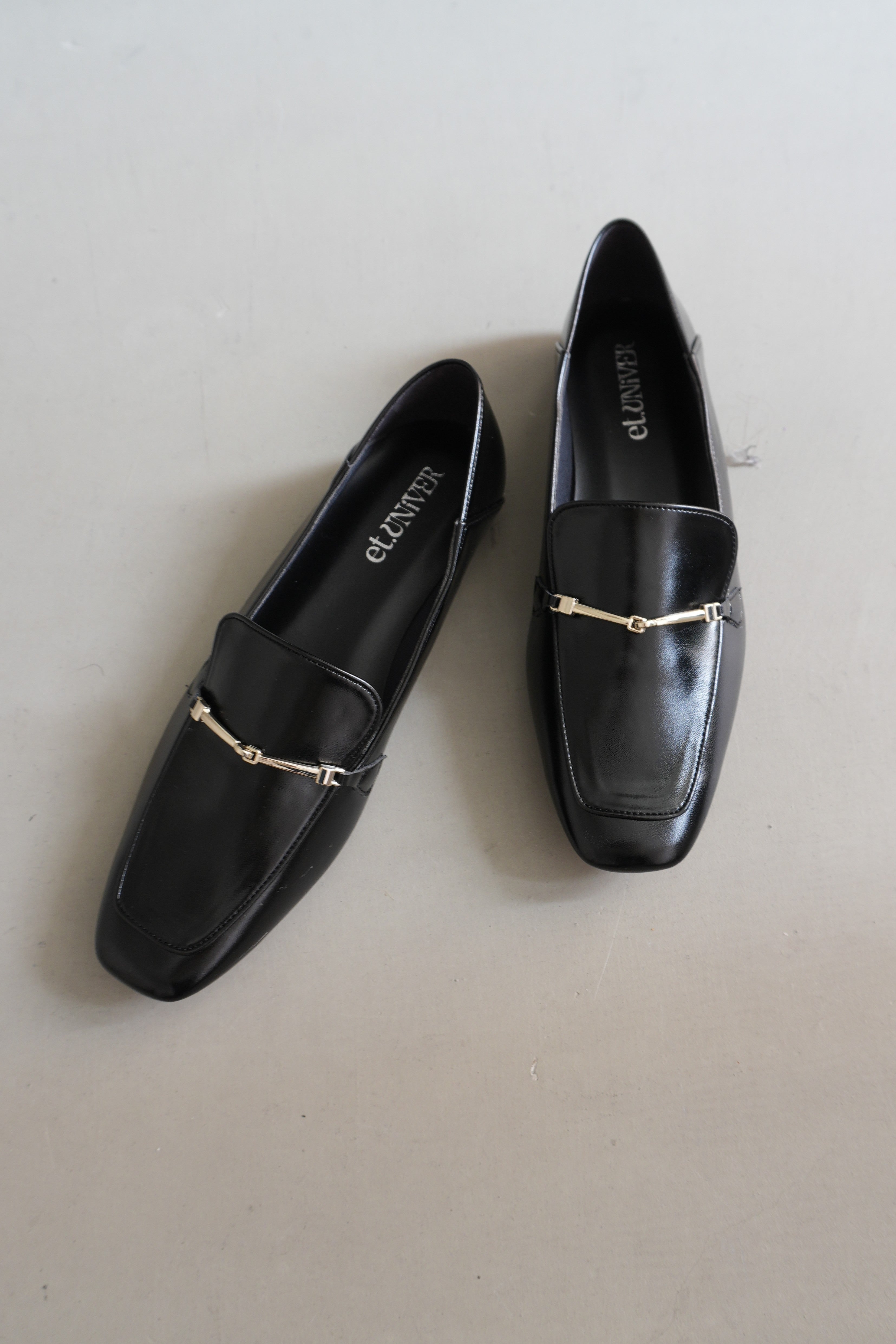 1102 Square Loafers