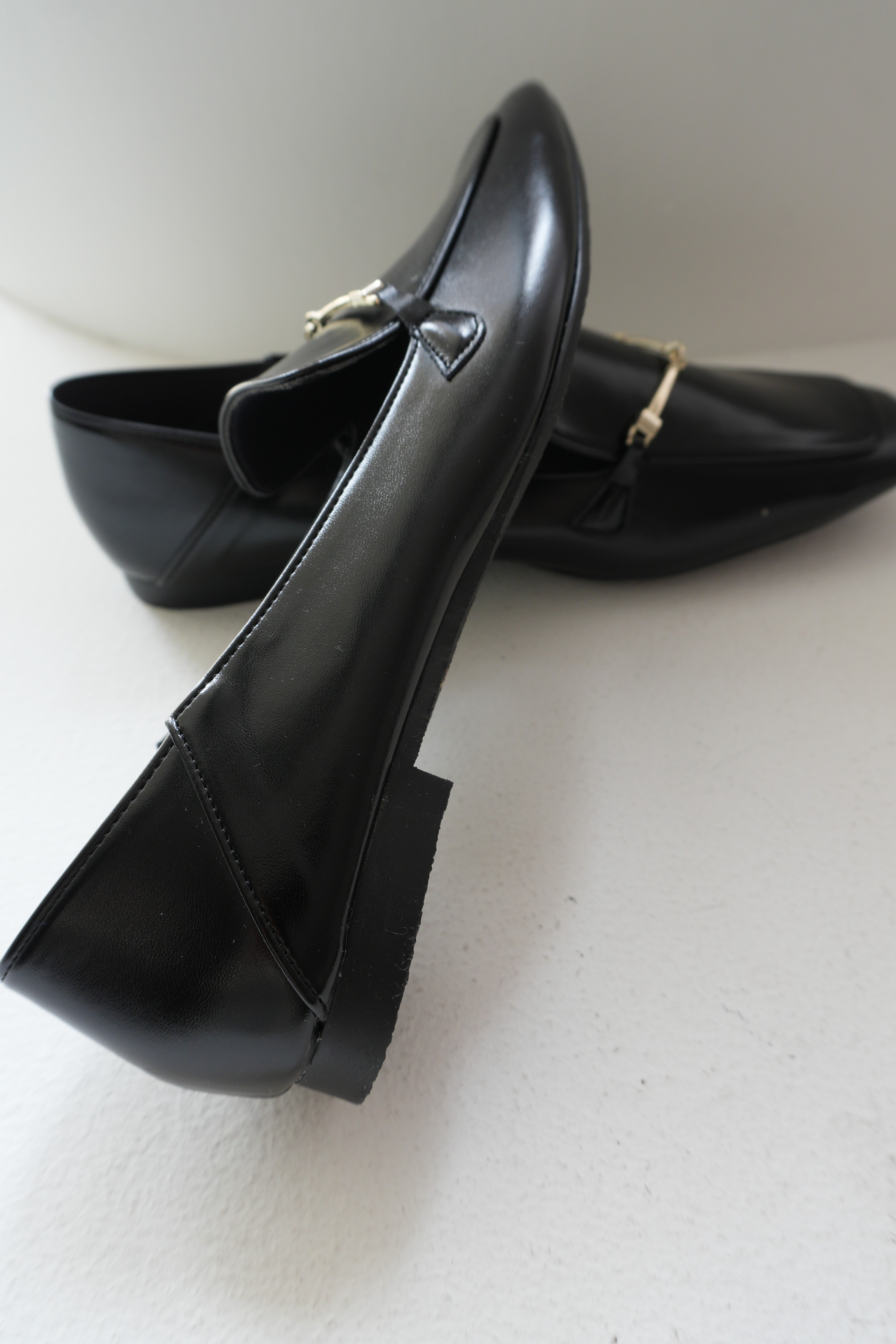 1102 Square Loafers