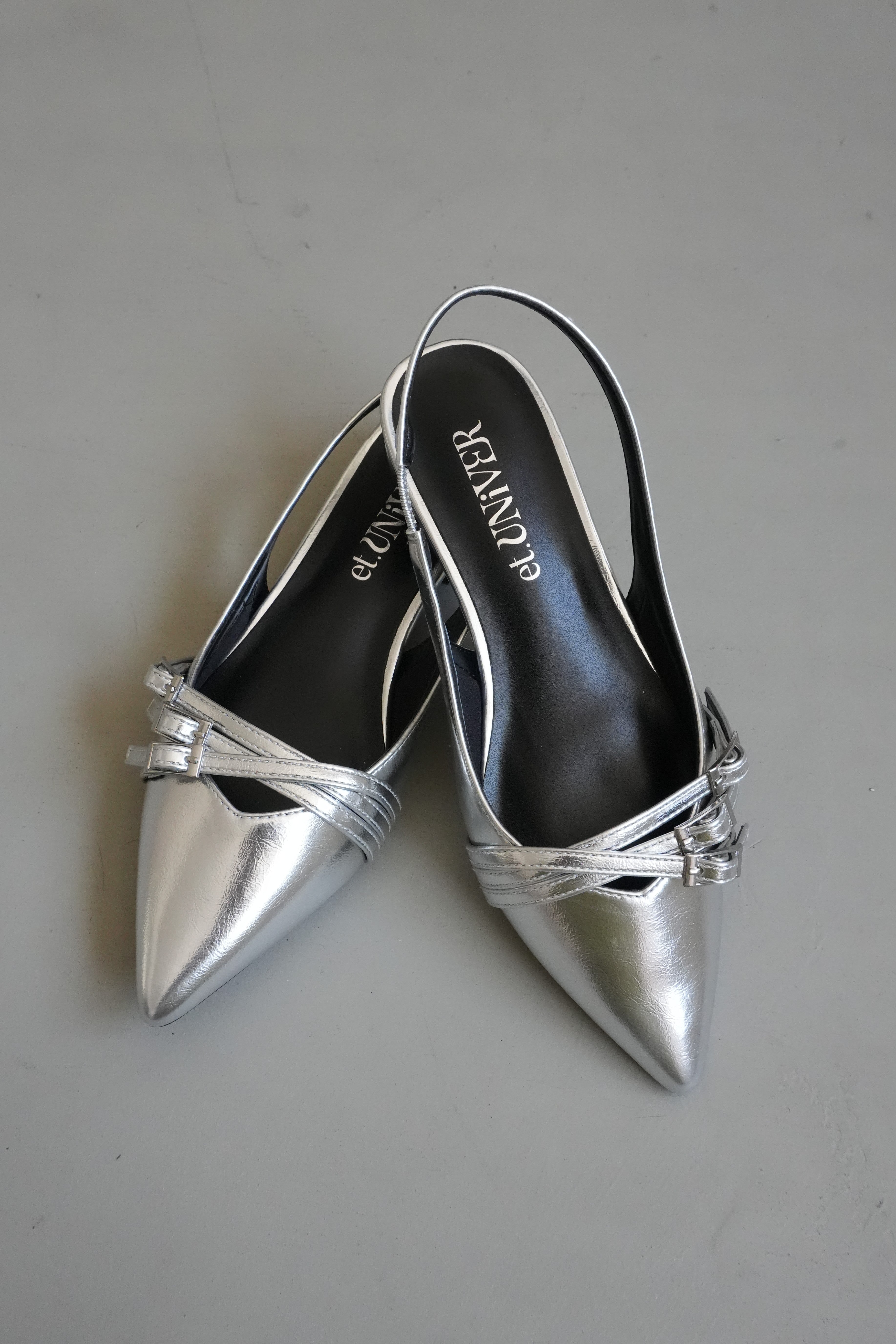 962 strap overlay pumps