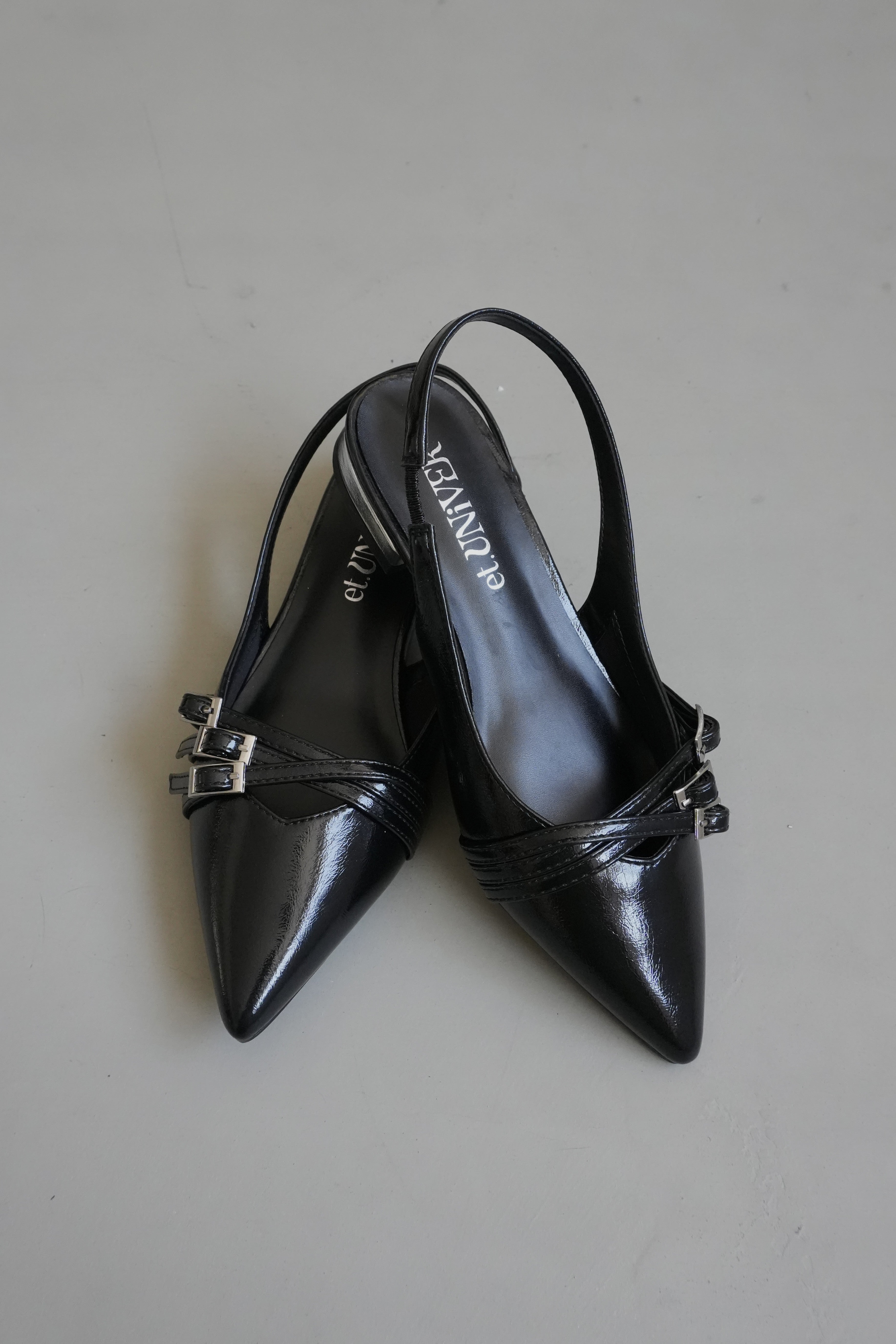 962 strap overlay pumps