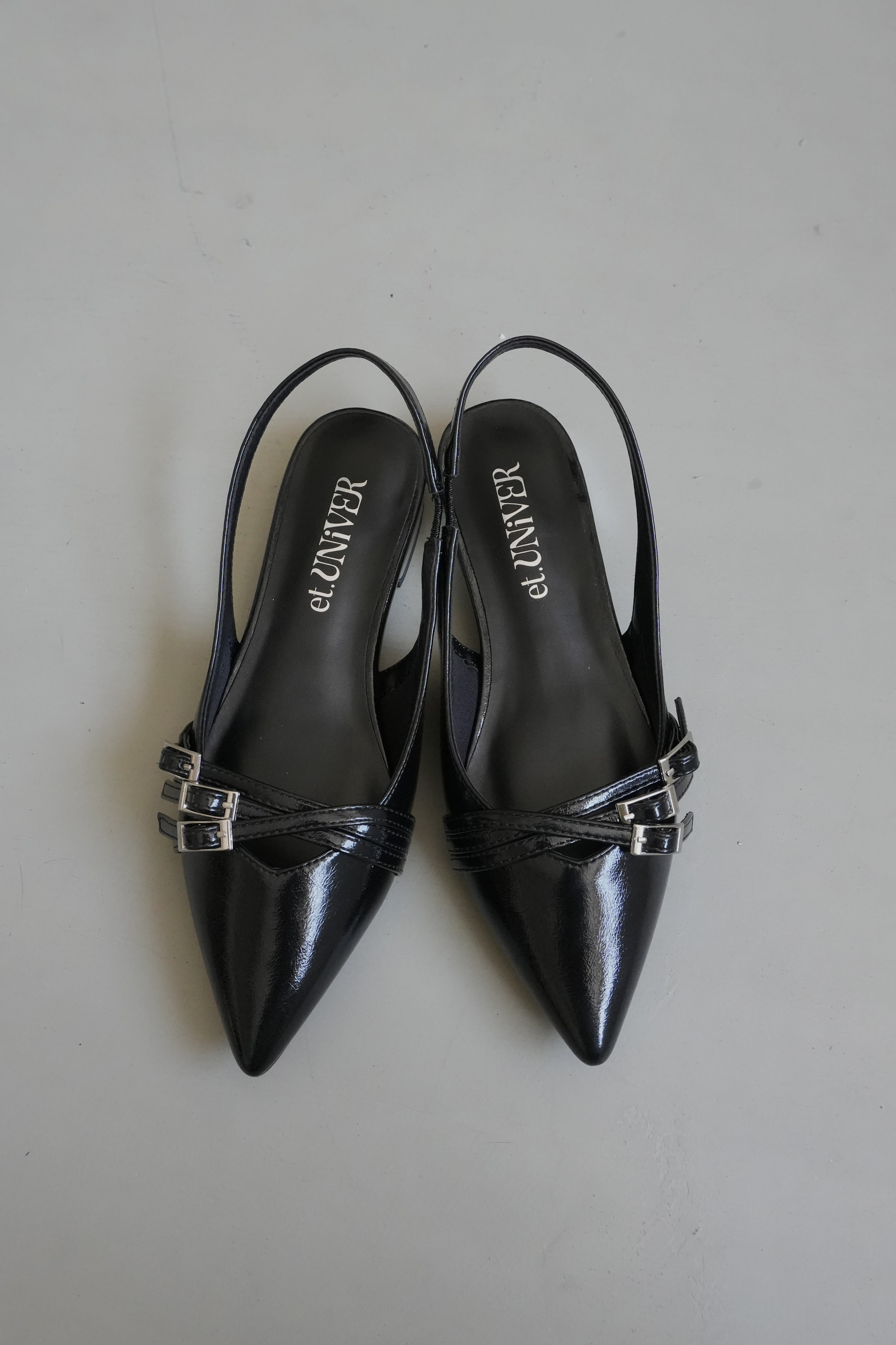 962 strap overlay pumps