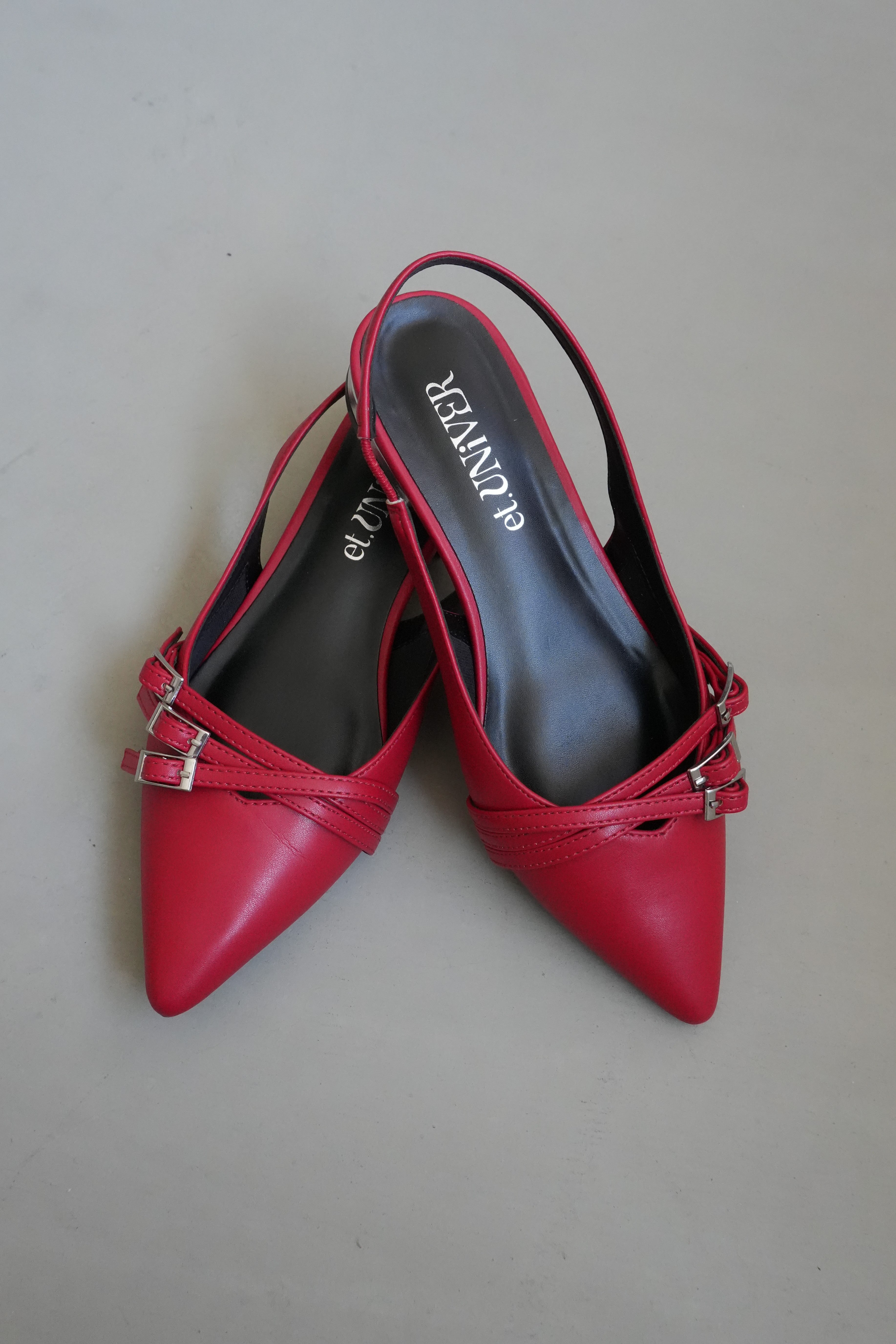 962 strap overlay pumps