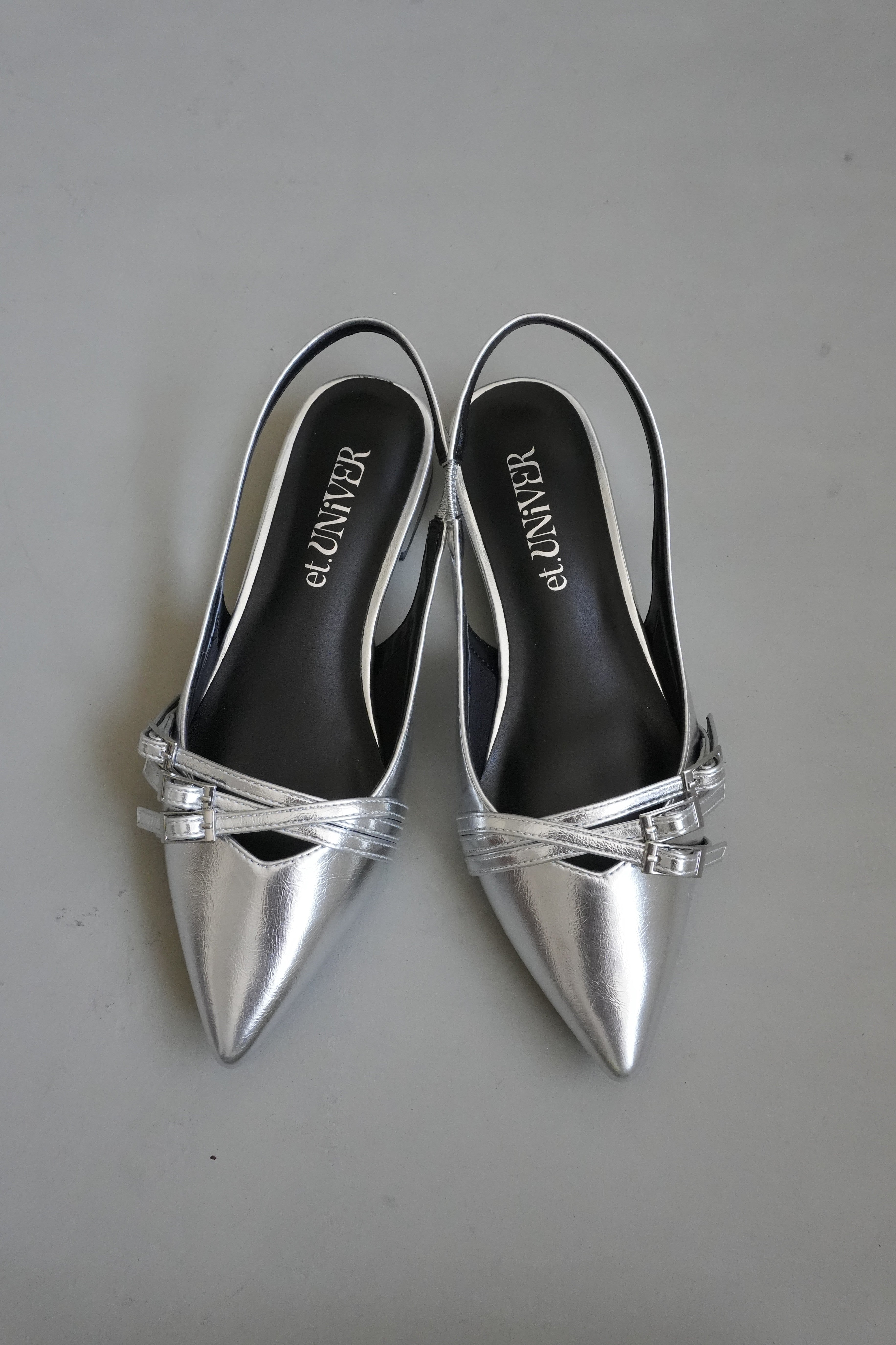 962 strap overlay pumps