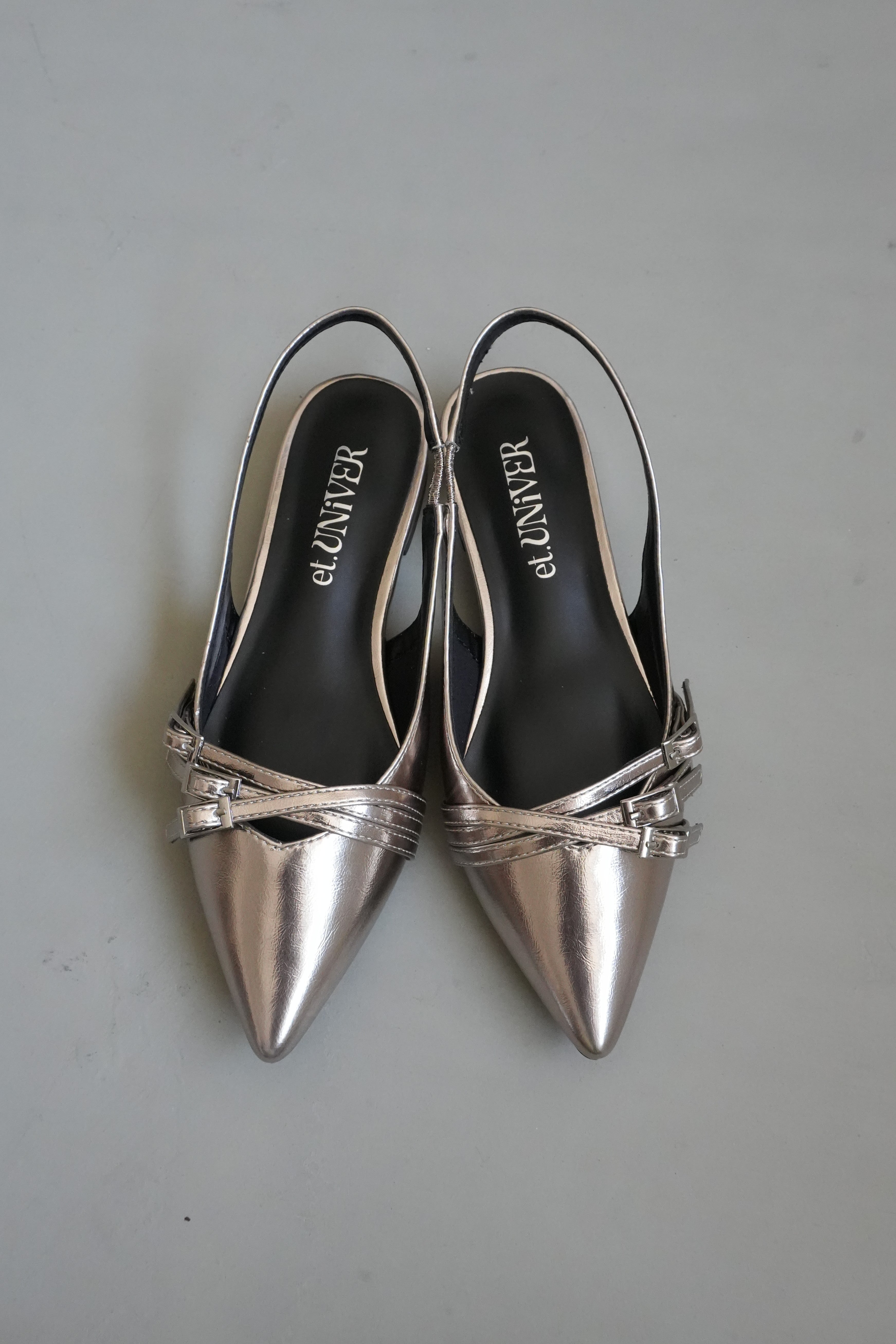 962 strap overlay pumps