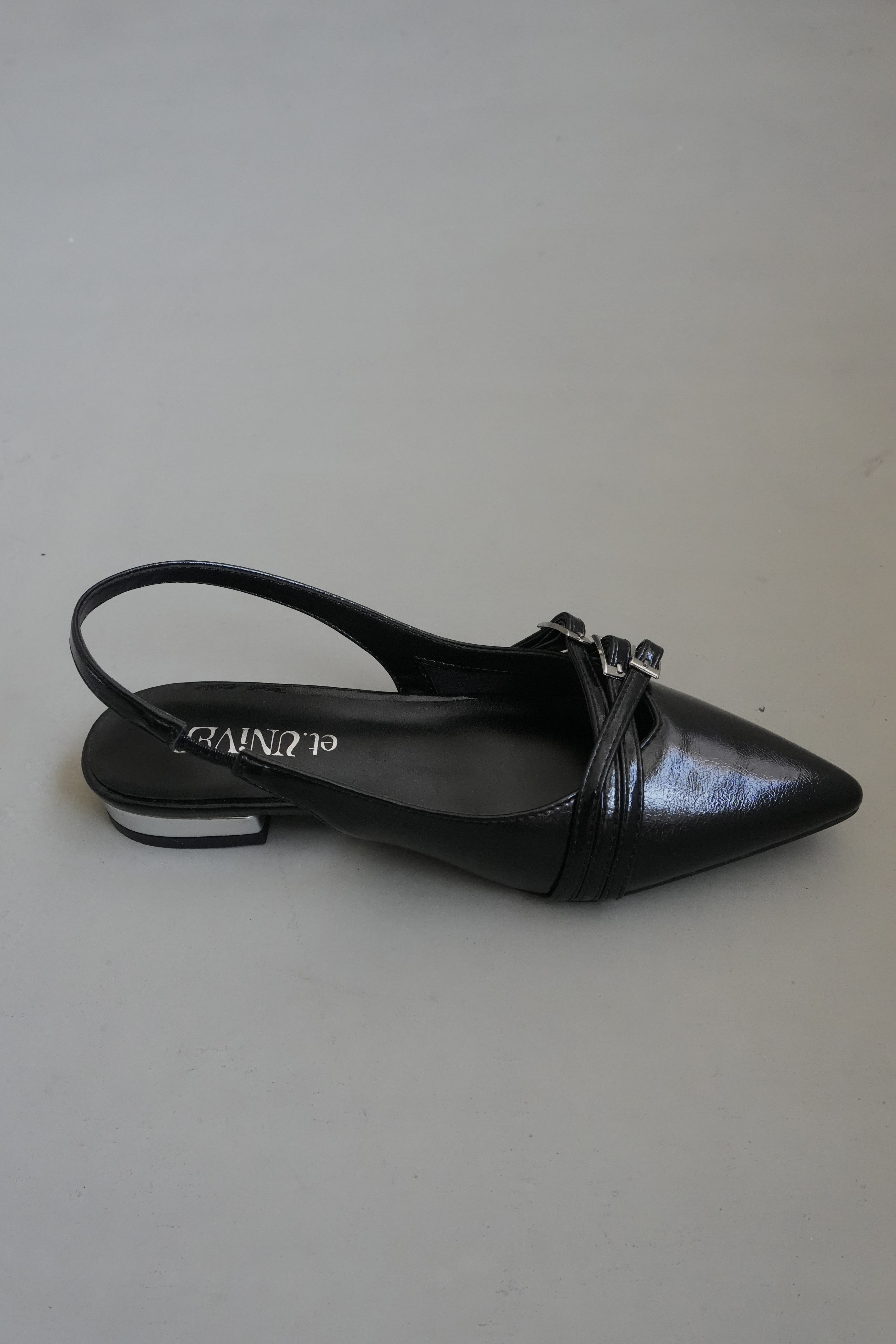 962 strap overlay pumps