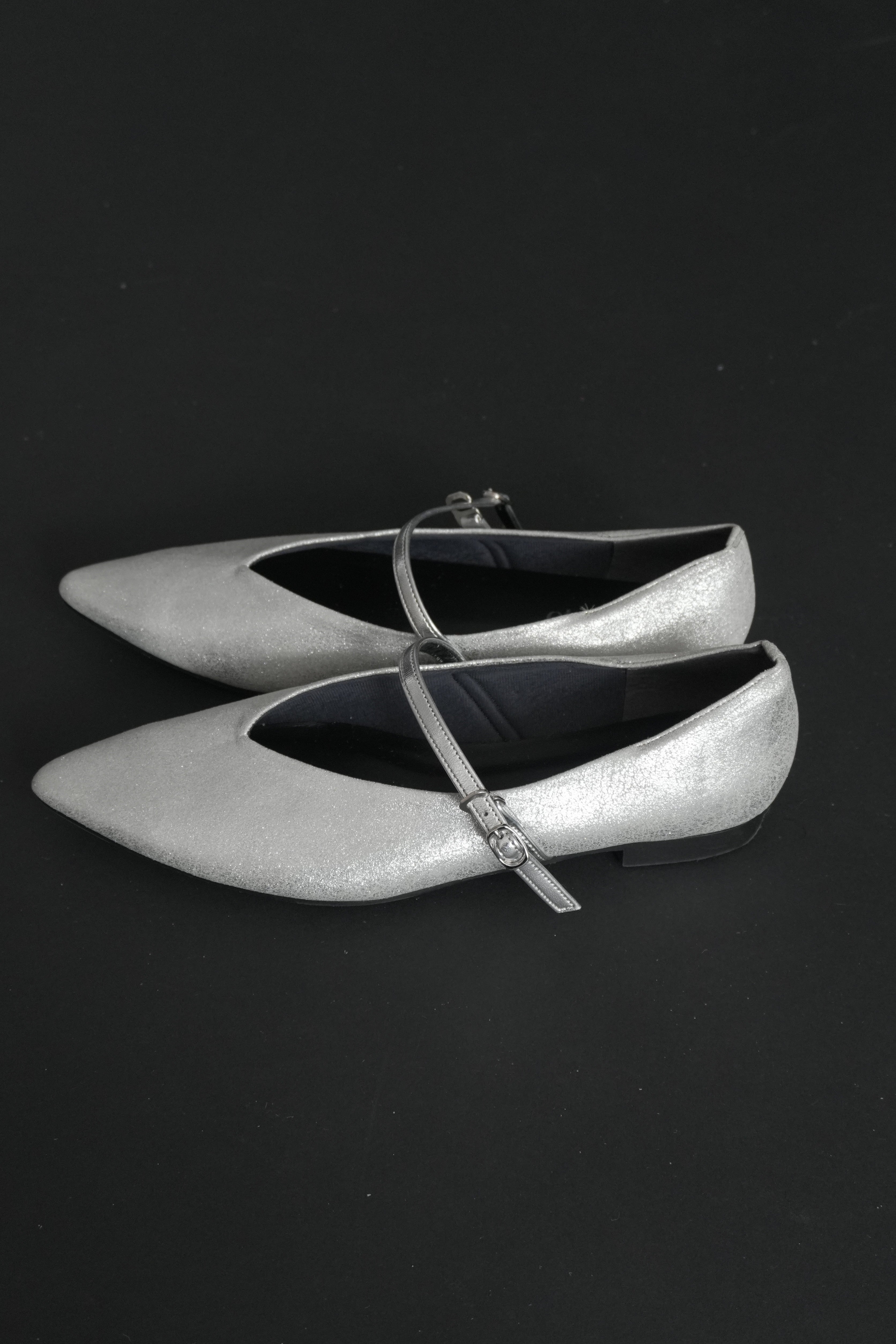 1101 Single Strap Pointed Flats