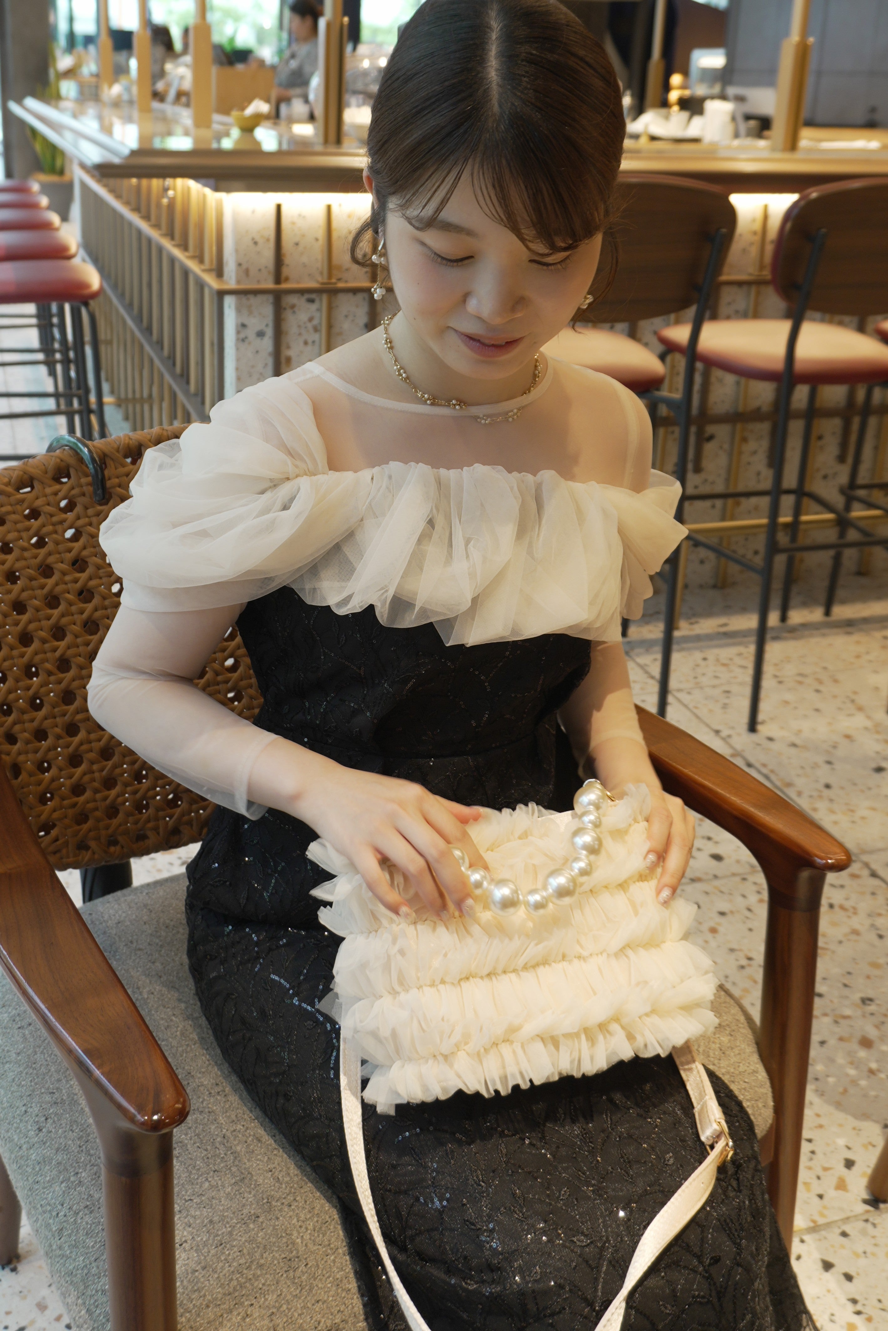 1093 Frill clutch bag