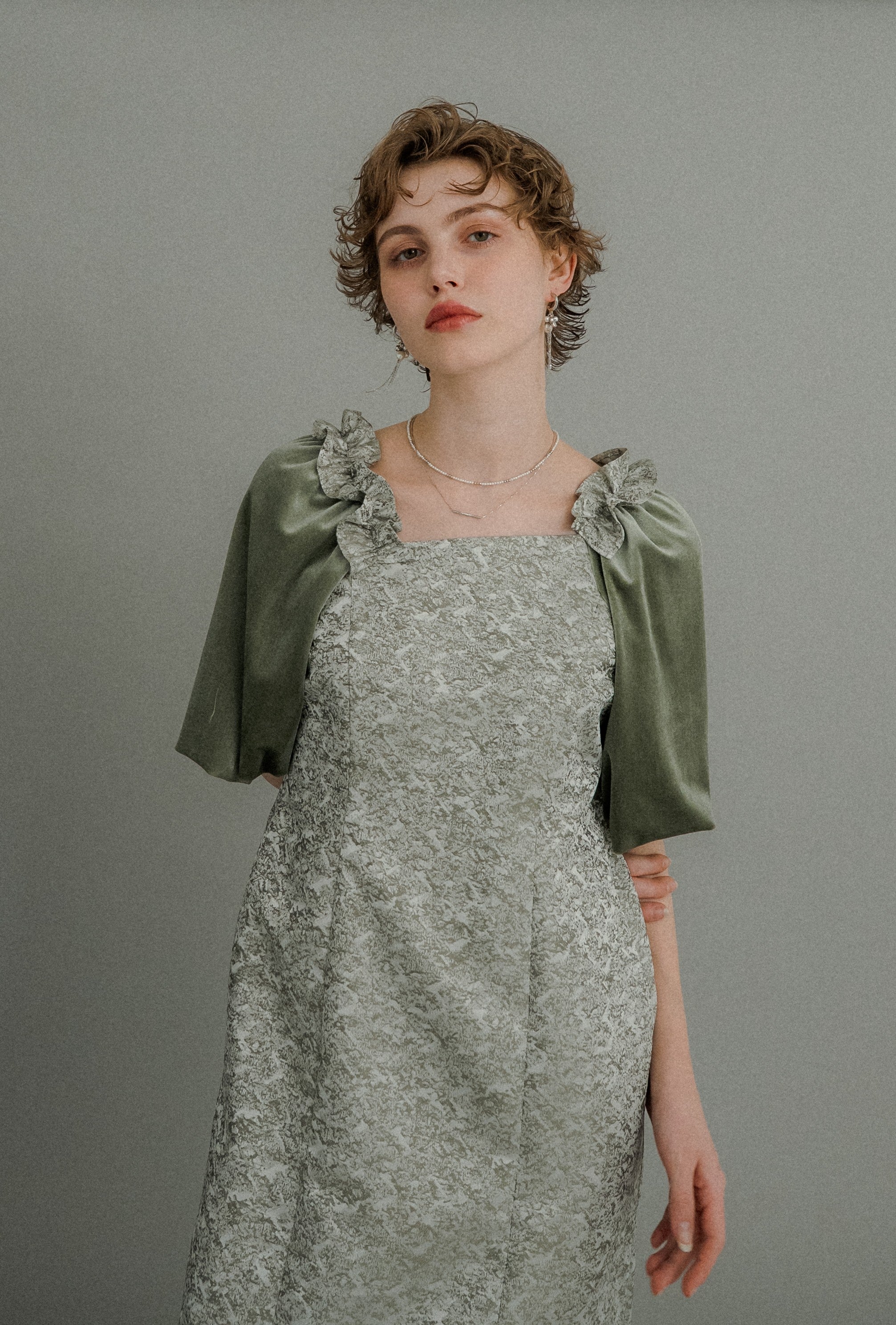 1047 Puff-sleeve Jacquard Dress