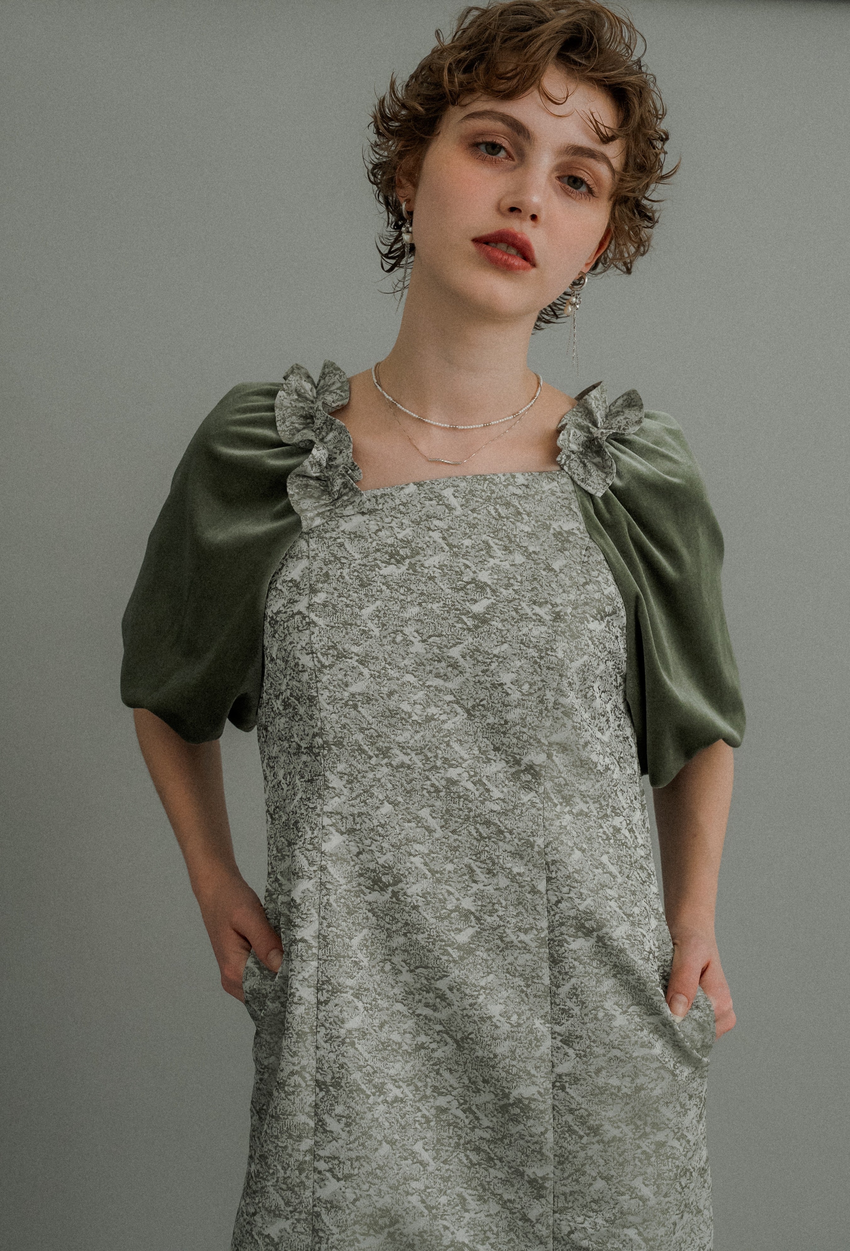 1047 Puff-sleeve Jacquard Dress