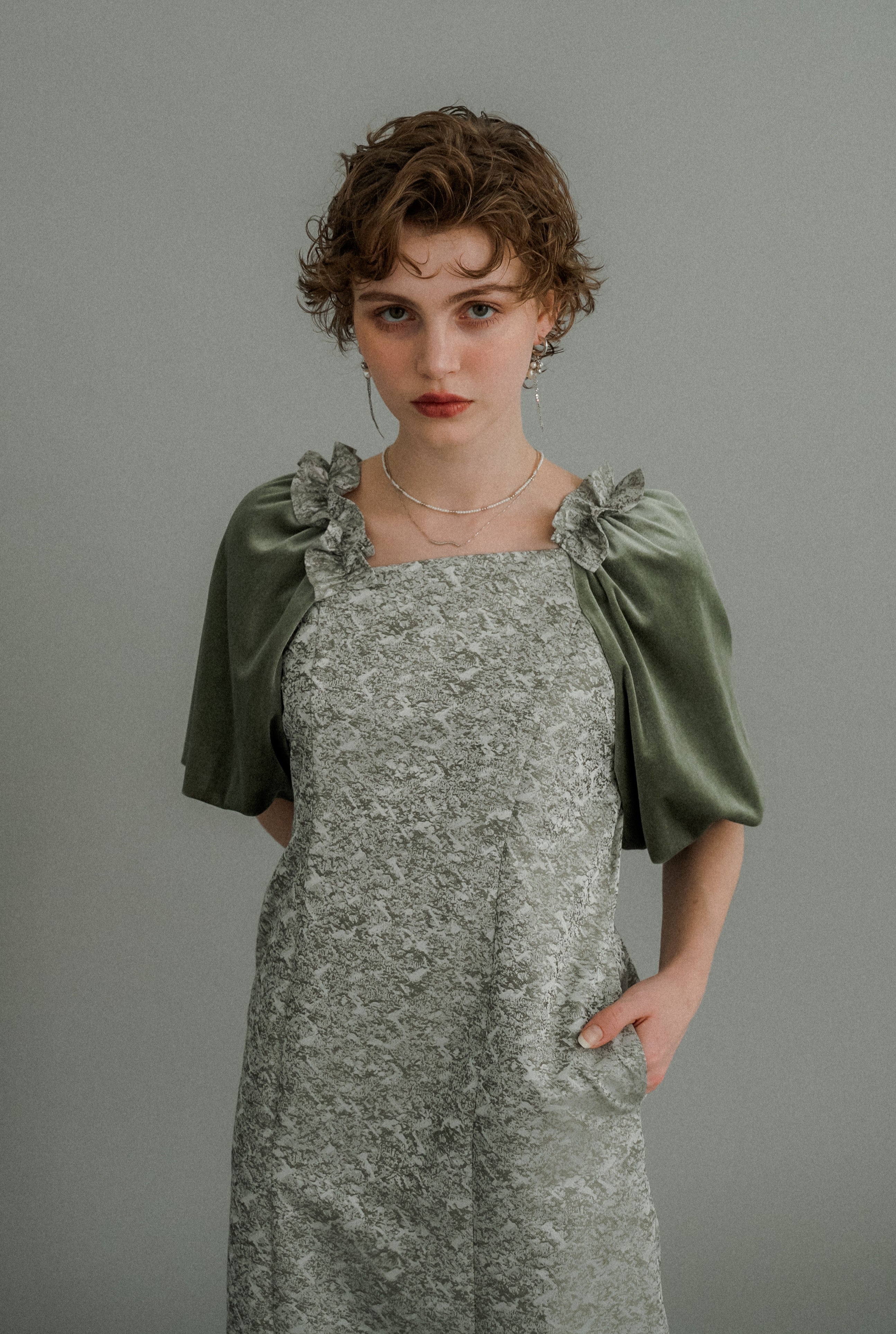 1047 Puff-sleeve Jacquard Dress