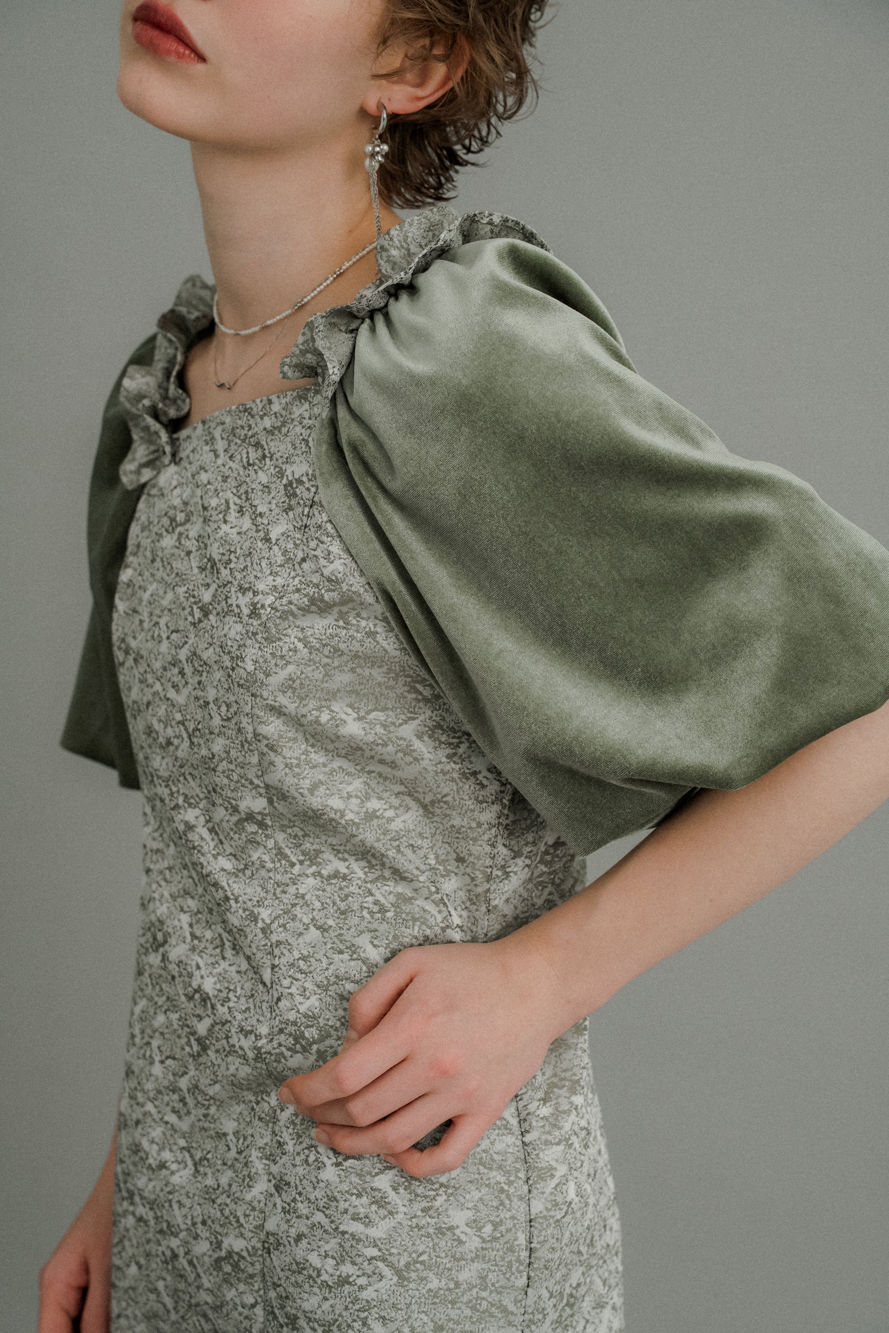 1047 Puff-sleeve Jacquard Dress